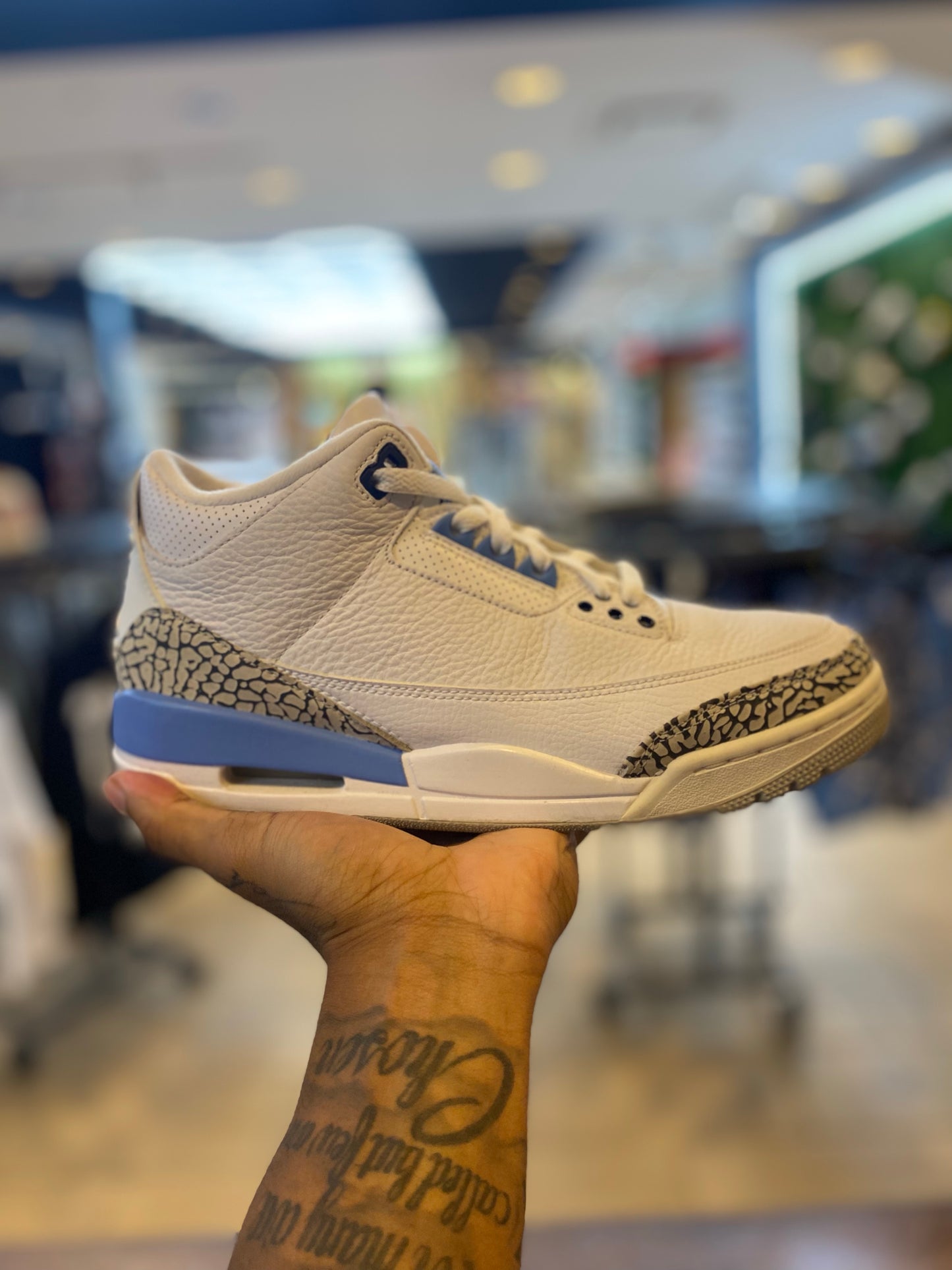 Jordan 3 Retro UNC (2020) PRE-OWNED