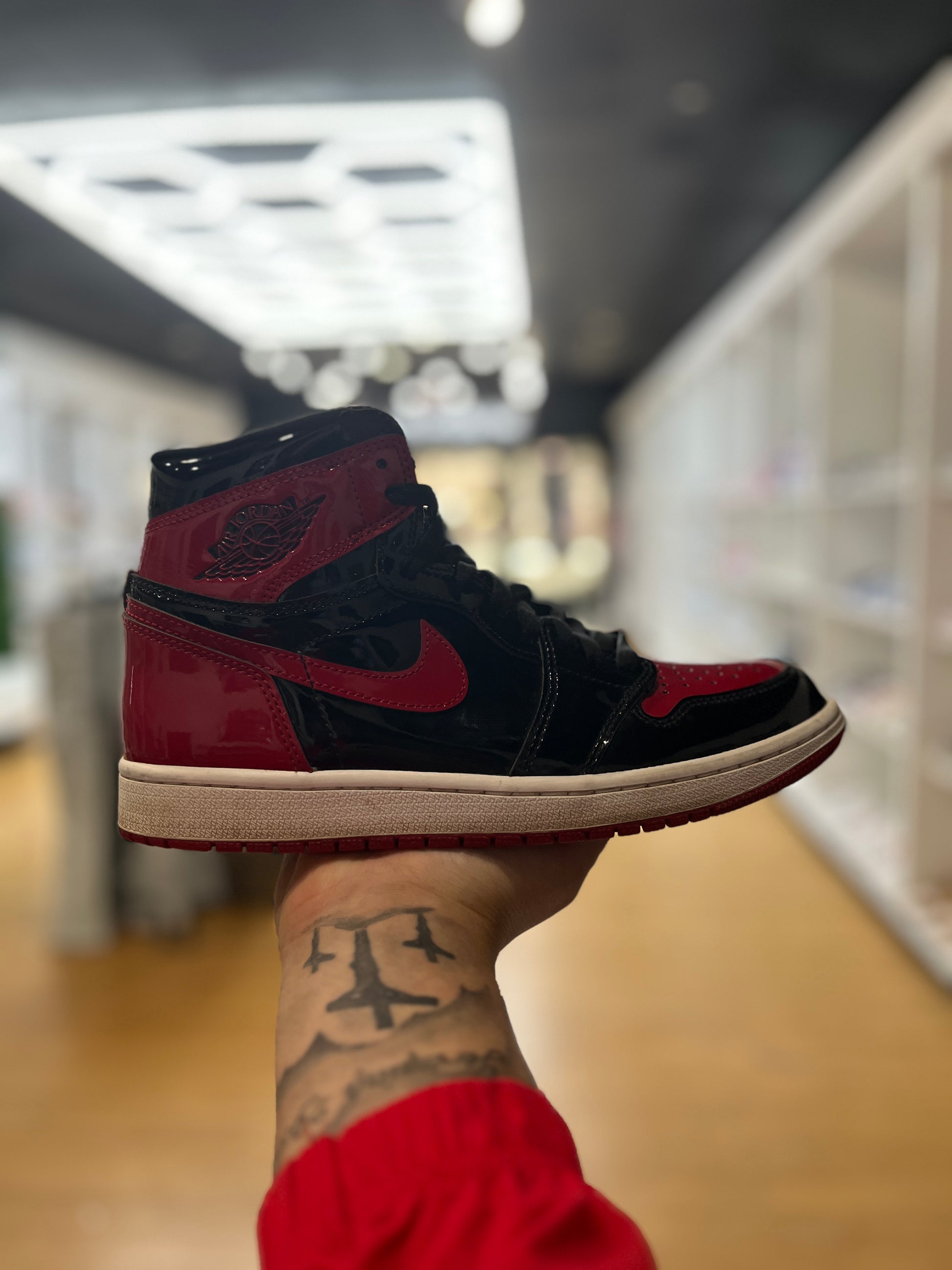 Jordan 1 Retro High OG Patent Bred PRE-OWNED