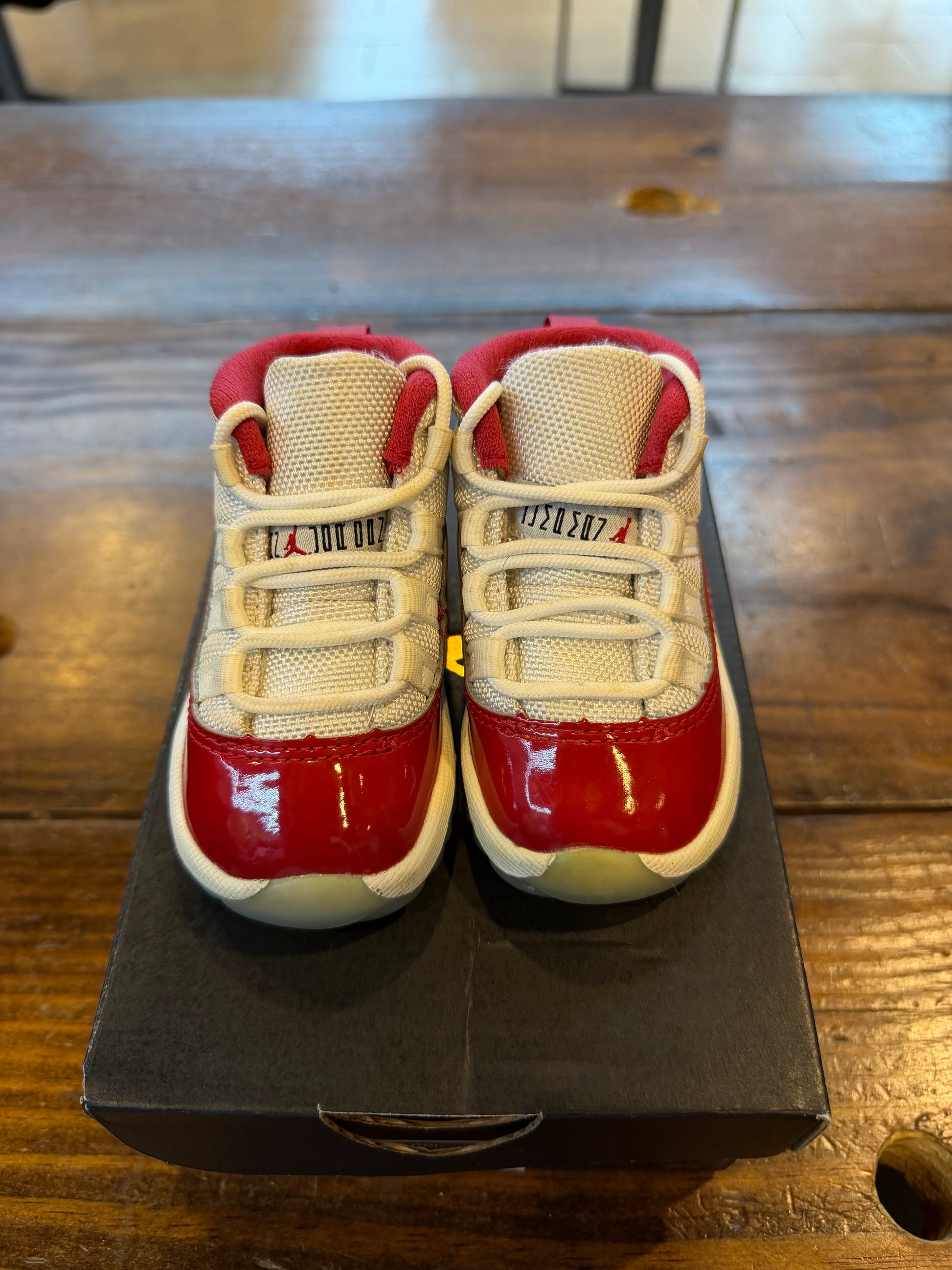Jordan 11 Retro Cherry (2022) (TD) PRE-OWNED