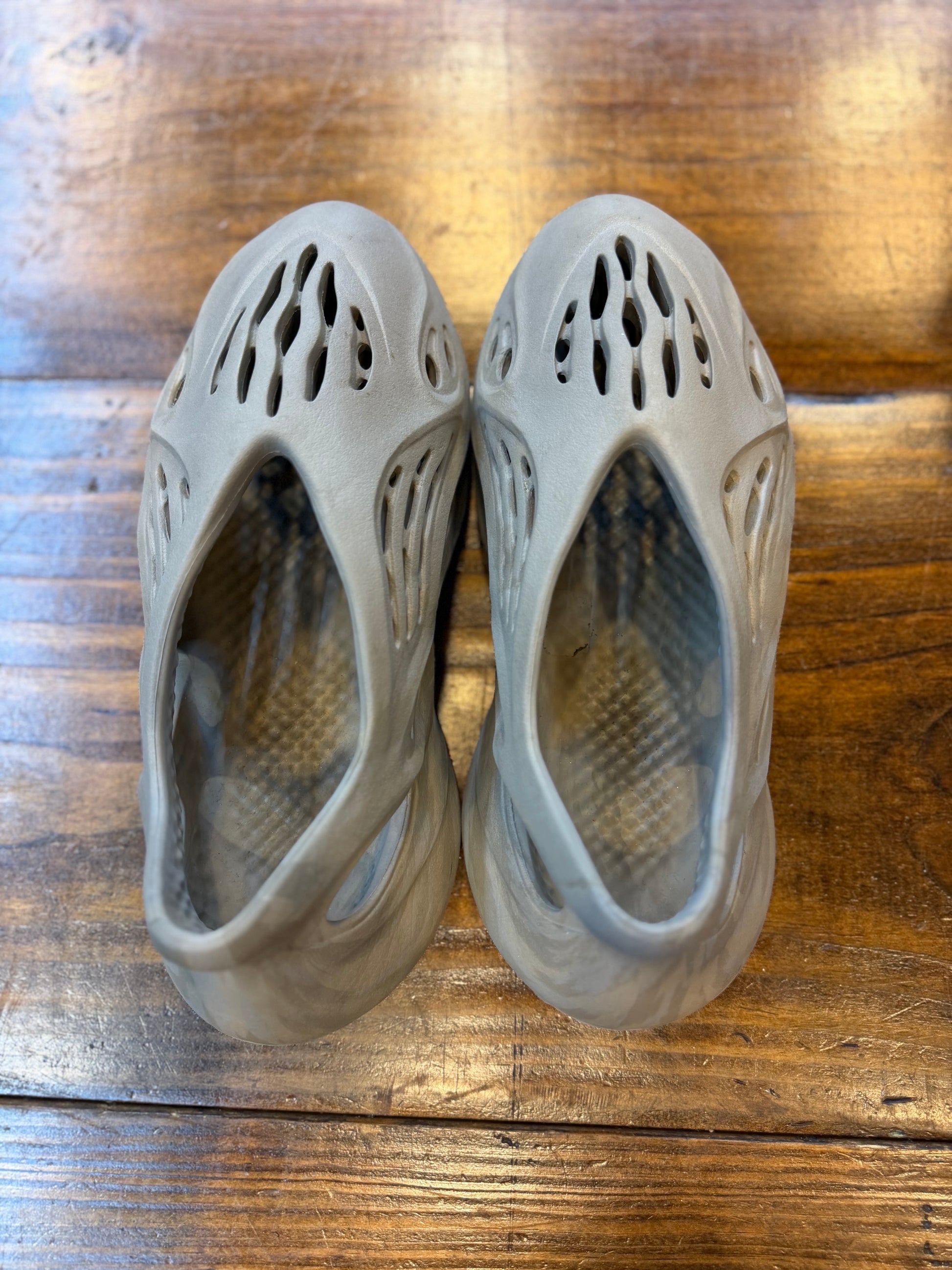 adidas Yeezy Foam RNNR Stone Sage PRE-OWNED