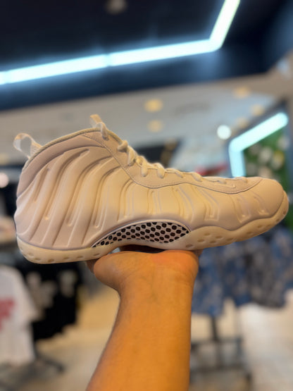 Nike Air Foamposite One Triple White PRE-OWNED