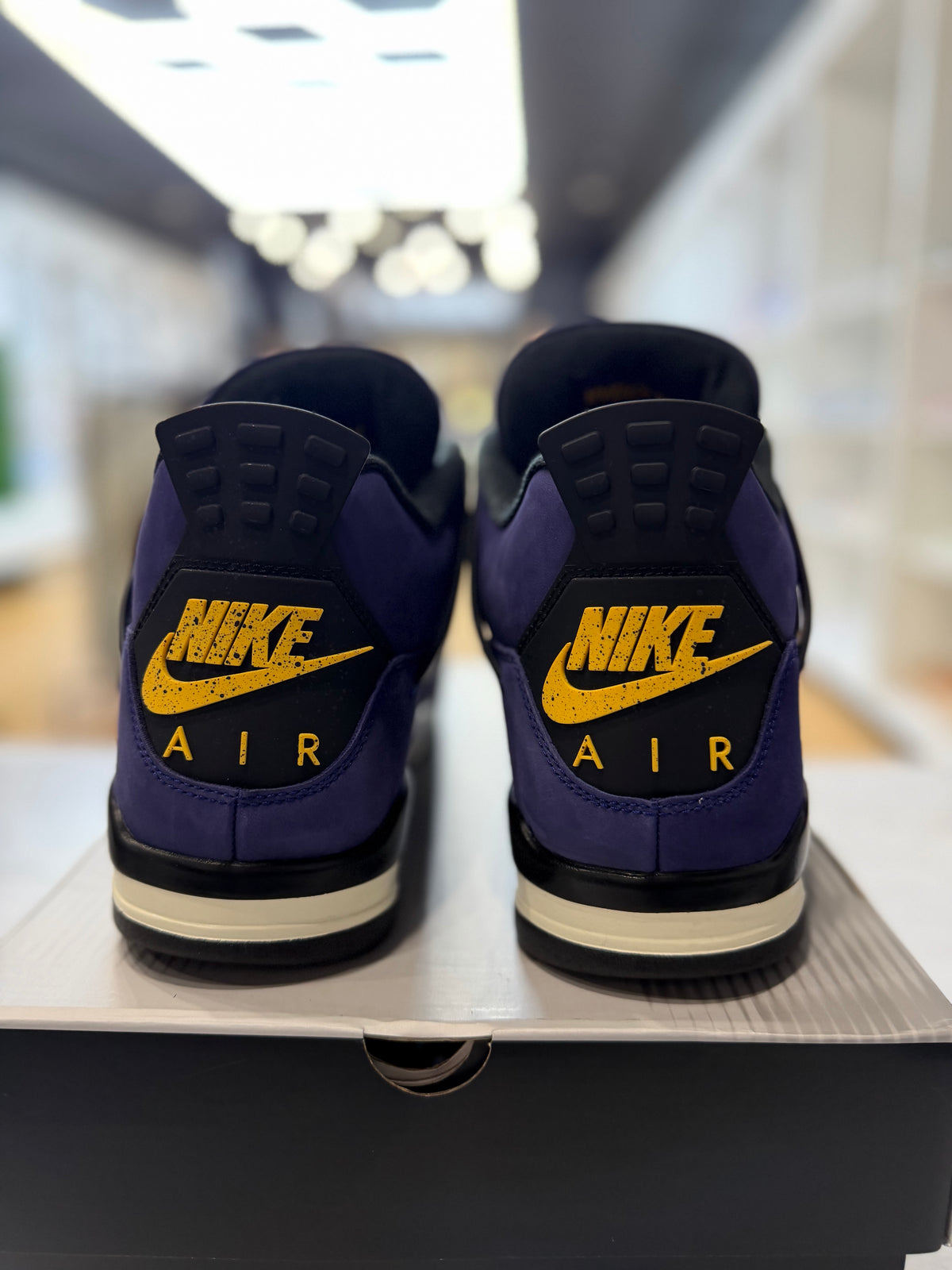 Jordan 4 Retro Lakers PRE-OWNED