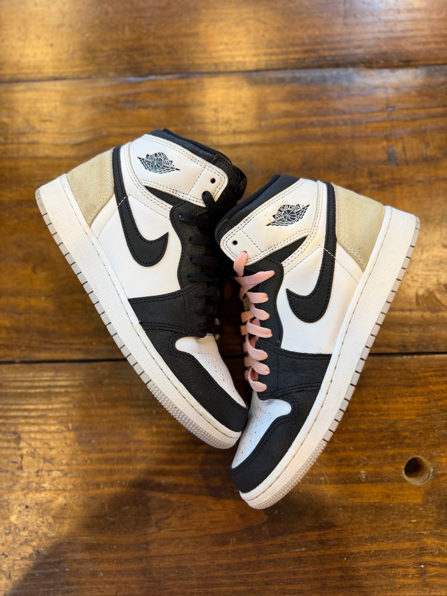 Jordan 1 Retro High OG Bleached Coral (GS) PRE-OWNED
