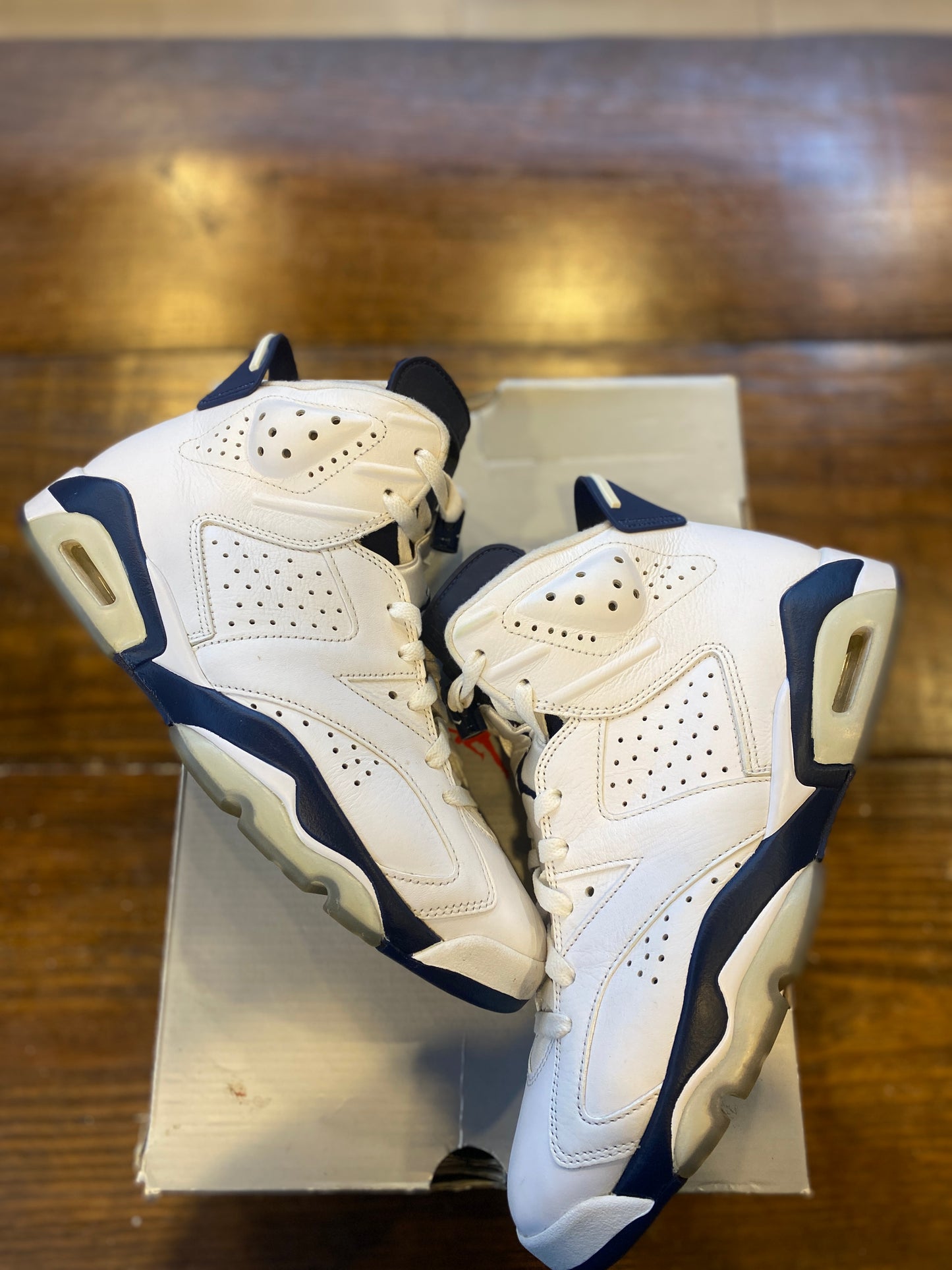 Jordan 6 Retro Midnight Navy (2022) PRE-OWNED