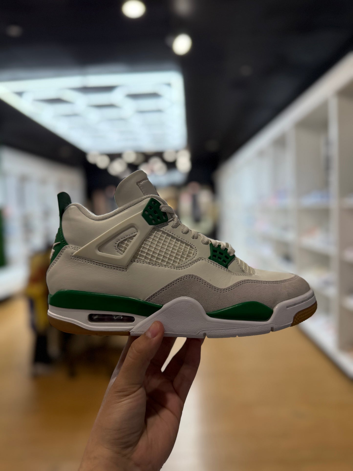 Nike SB X Jordan 4 Retro SP Pine Green PRE-OWNED