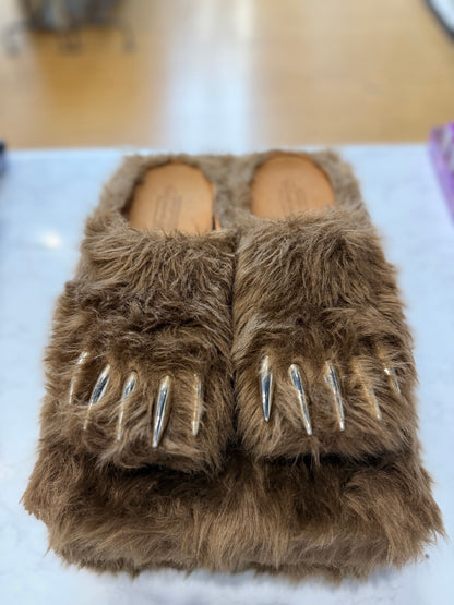Bravest Studios Bear Claw Mule Brown