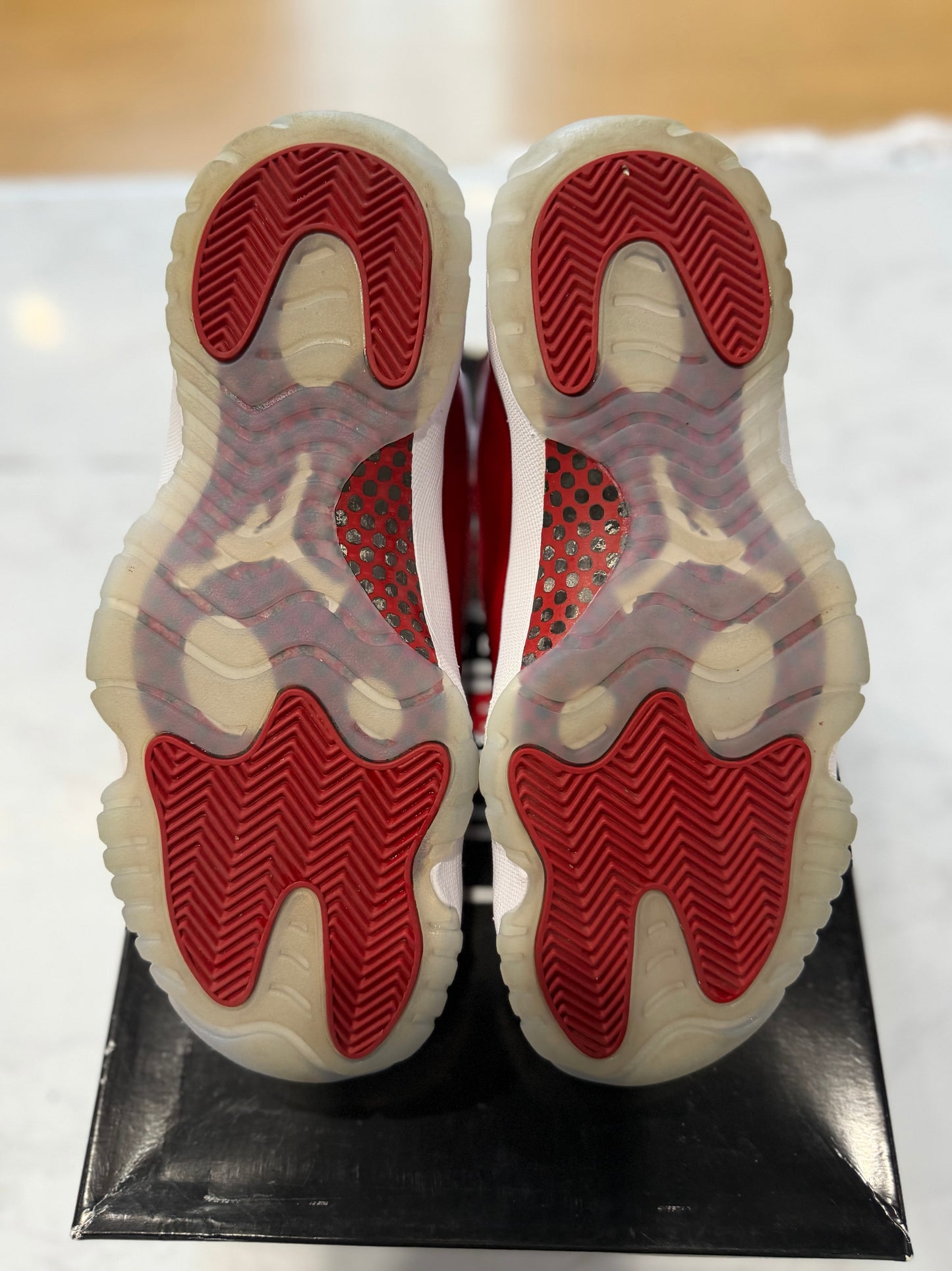 Jordan 11 Retro Cherry (2022) PRE-OWNED