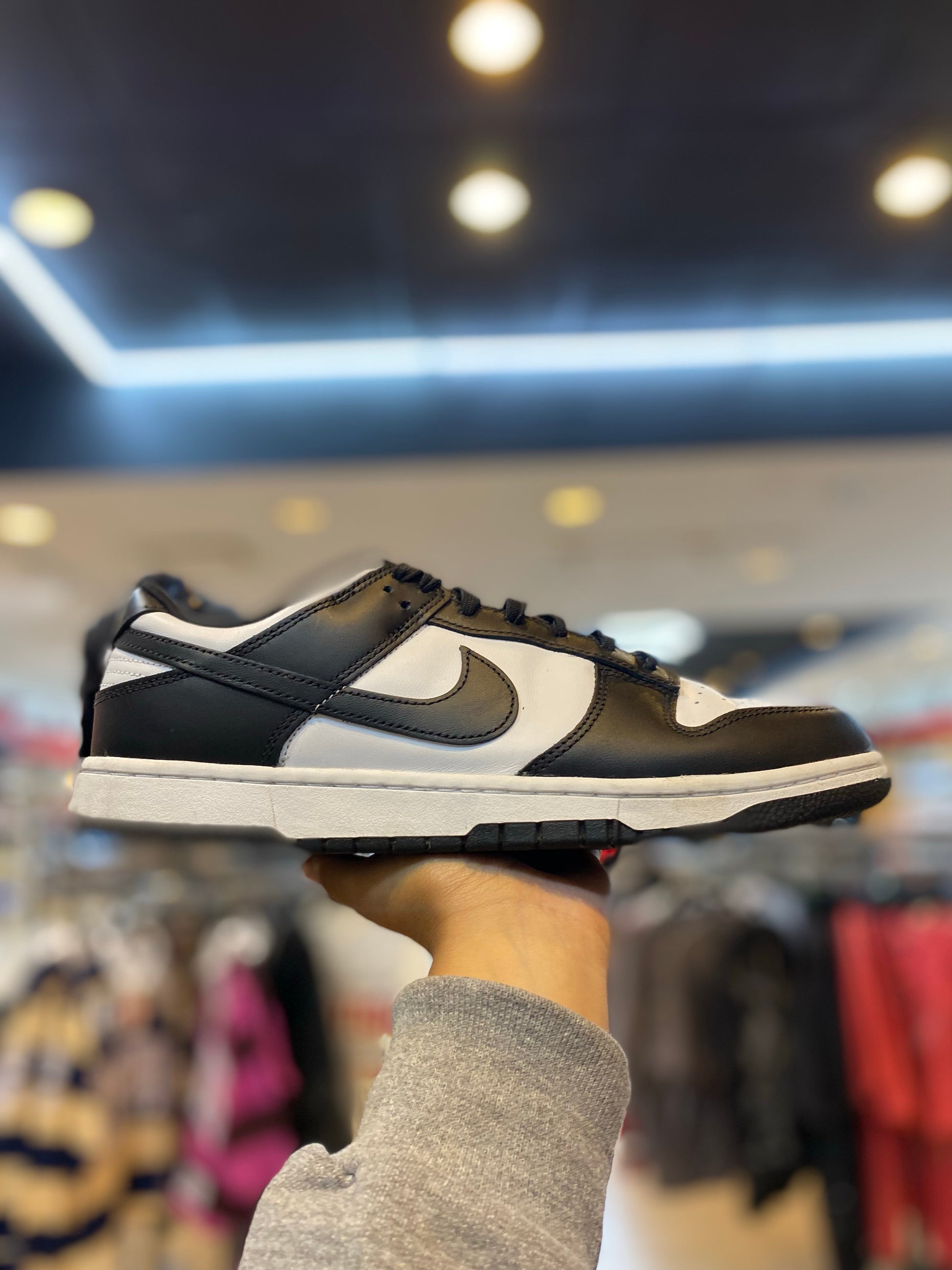 Nike Dunk Low Retro White Black Panda PRE-OWNED