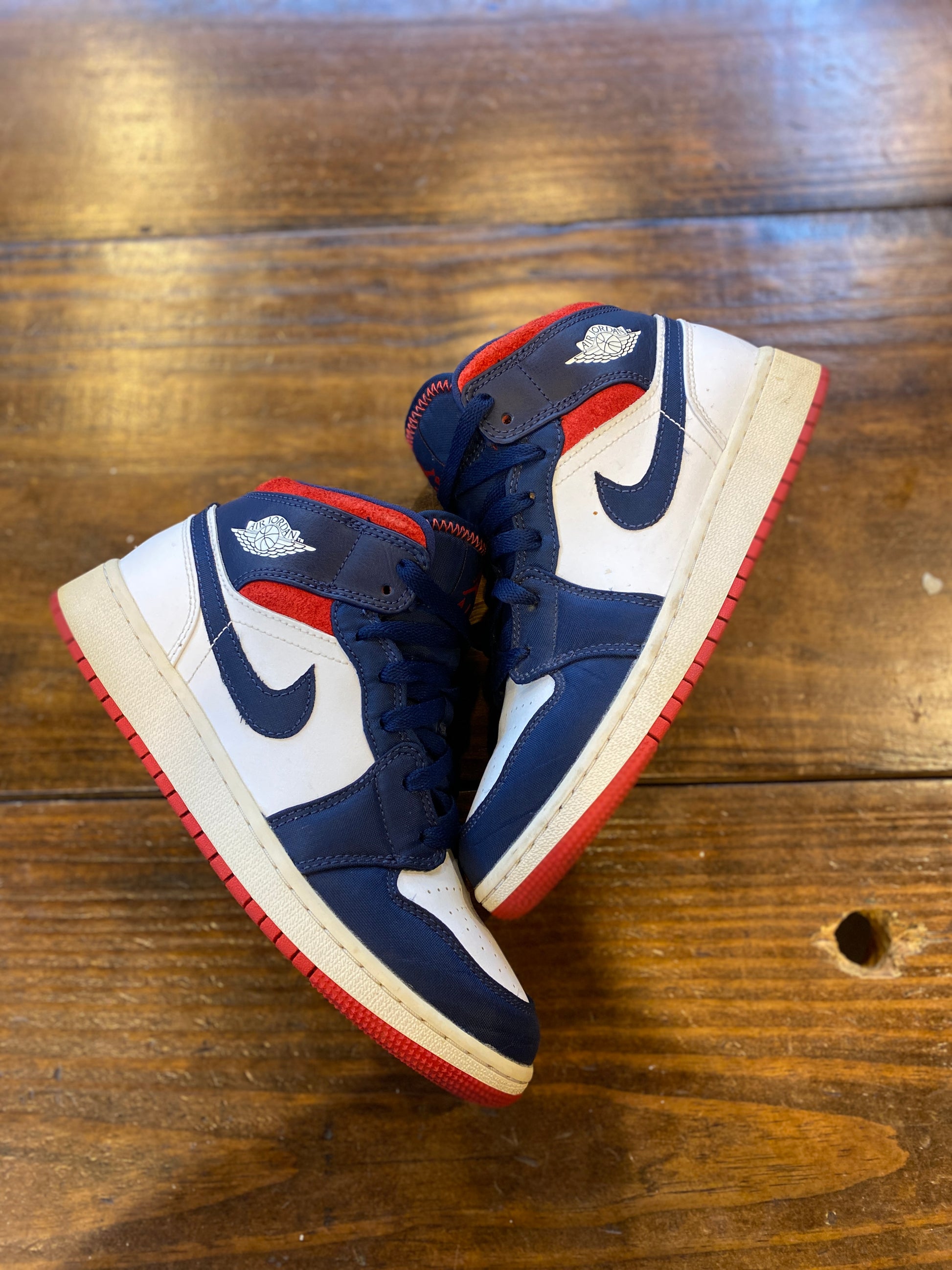 Jordan 1 Mid SE USA (GS) PRE-OWNED