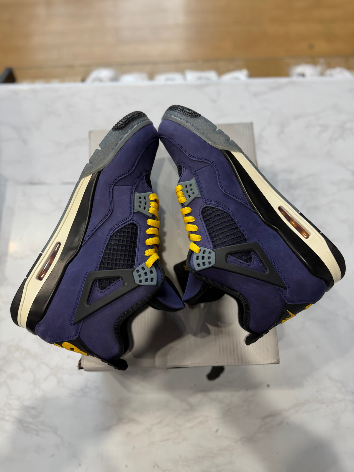 Jordan 4 Retro Lakers PRE-OWNED