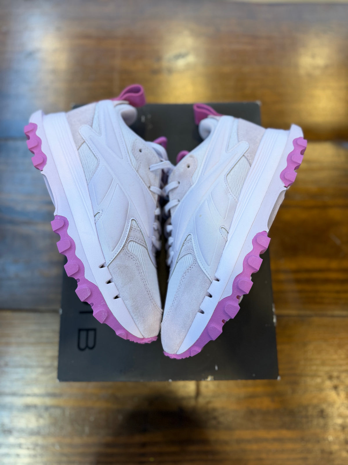Reebok Classic Leather V2 Cardi B Quartz Glow Ultraberry (Women's) PRE-OWNED