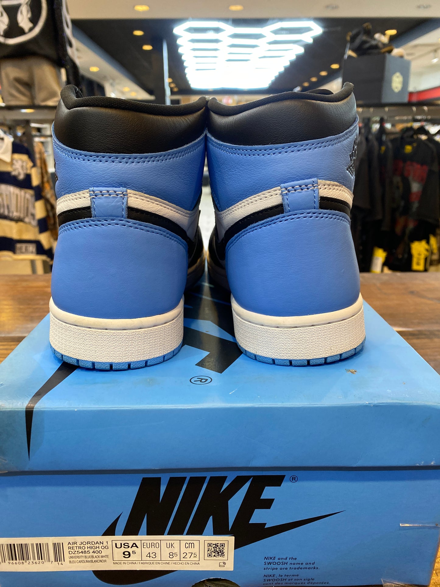 Jordan 1 Retro High OG UNC Toe PRE-OWNED