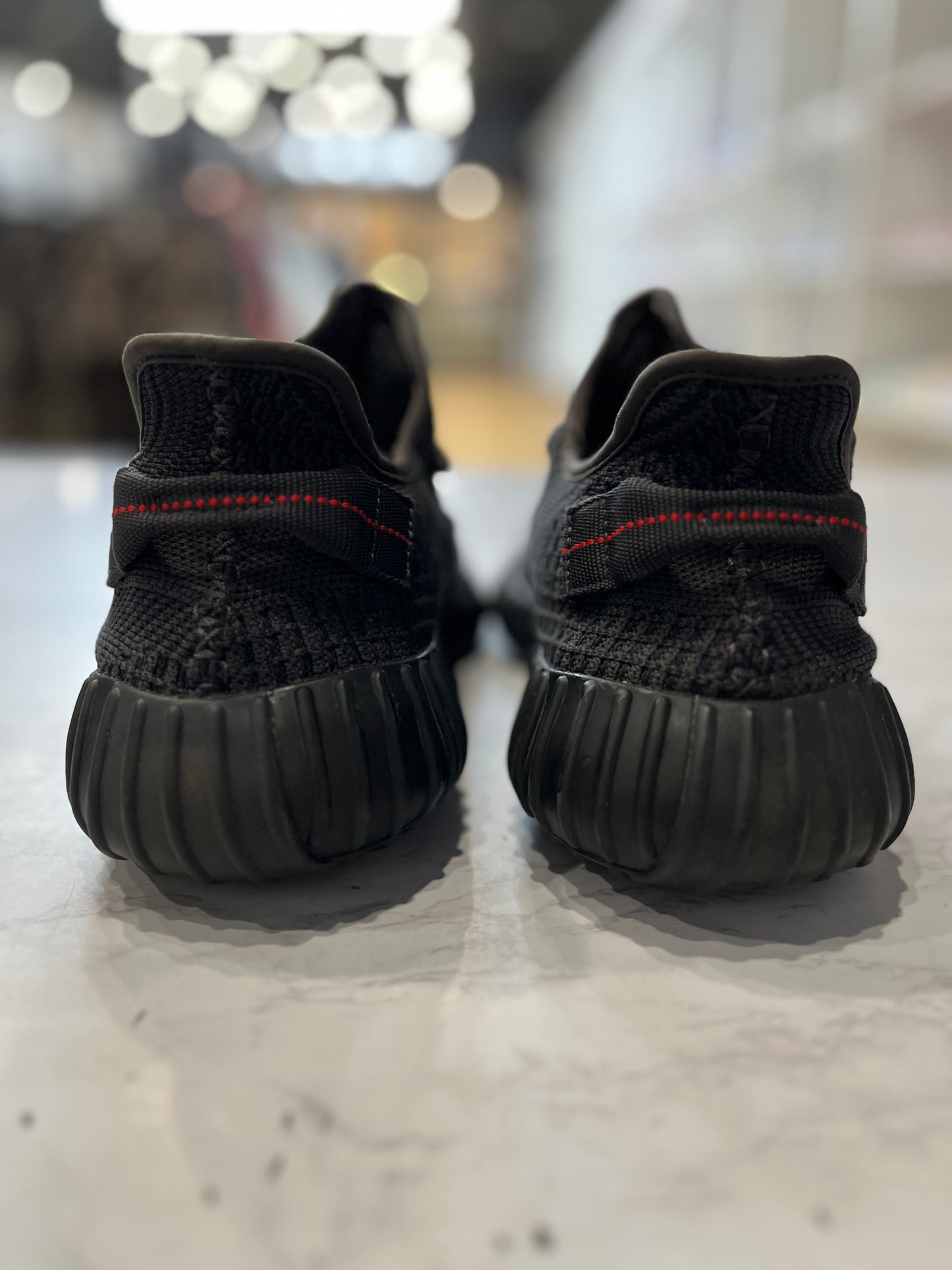 adidas Yeezy Boost 350 V2 PRE-OWNEDBlack (Non-Reflective) PRE-OWNED