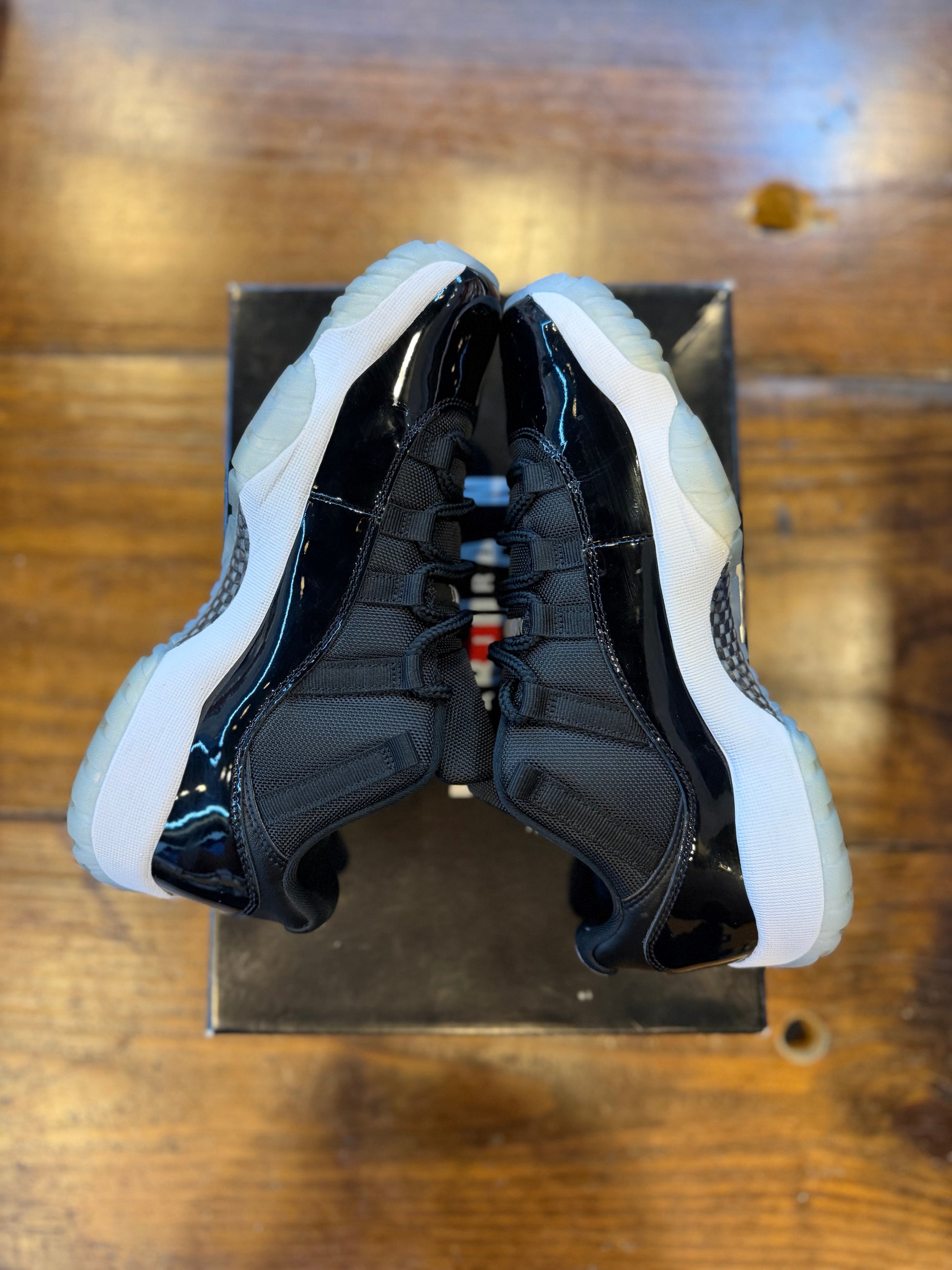 Jordan 11 Retro Low Space Jam PRE-OWNED