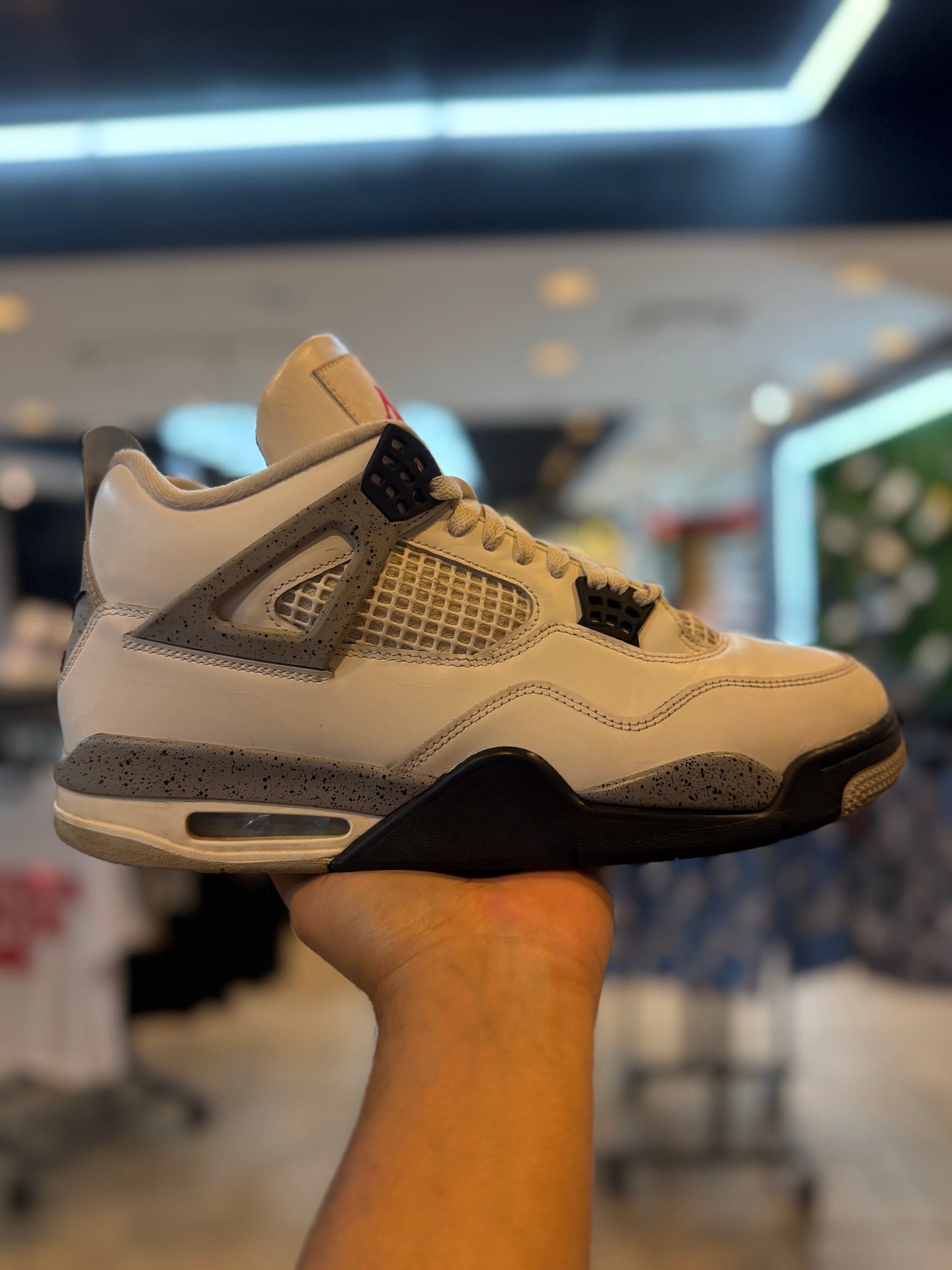 Jordan 4 Retro White Cement (2025) PRE-OWNED