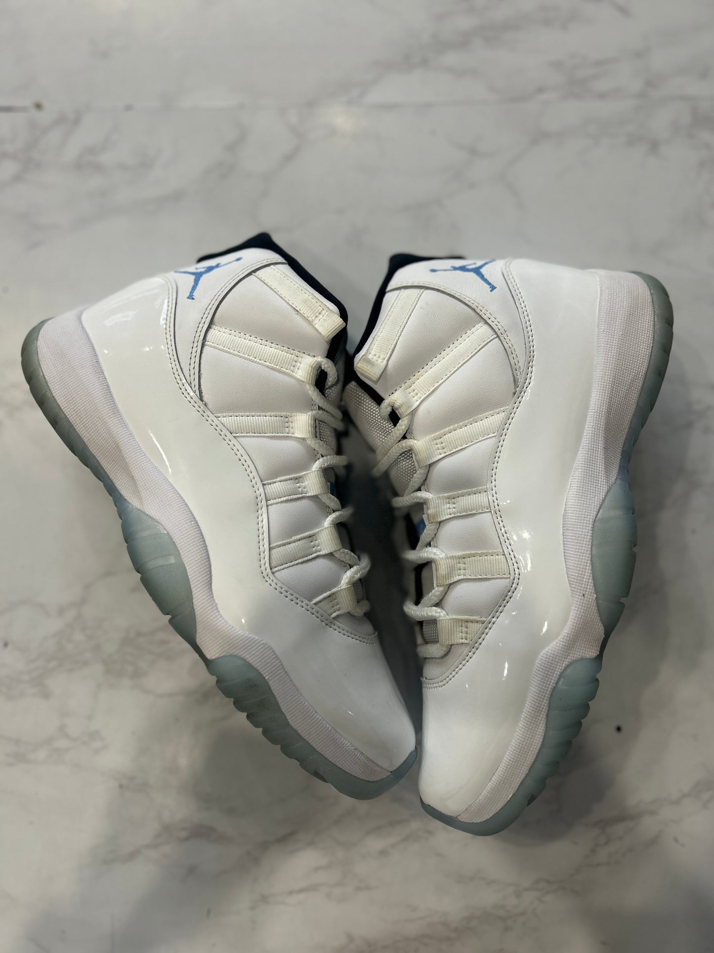 Jordan 11 Retro Legend Blue (2024) PRE-OWNED