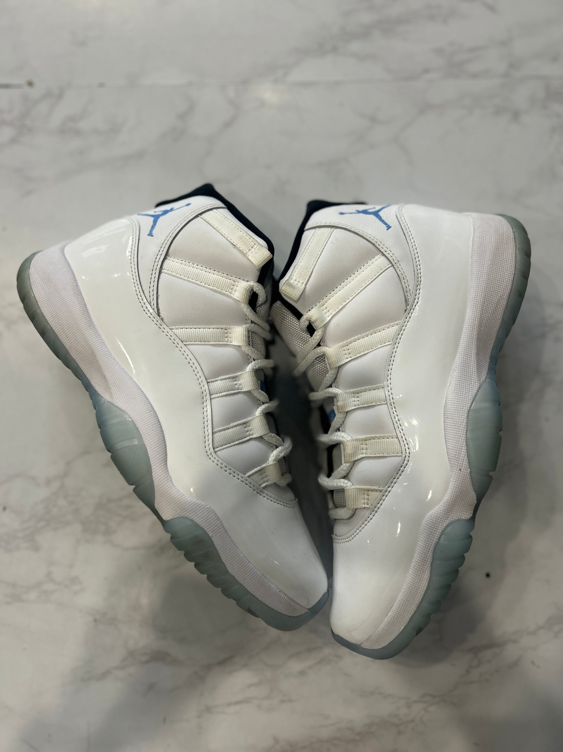 Jordan 11 Retro Legend Blue (2024) PRE-OWNED