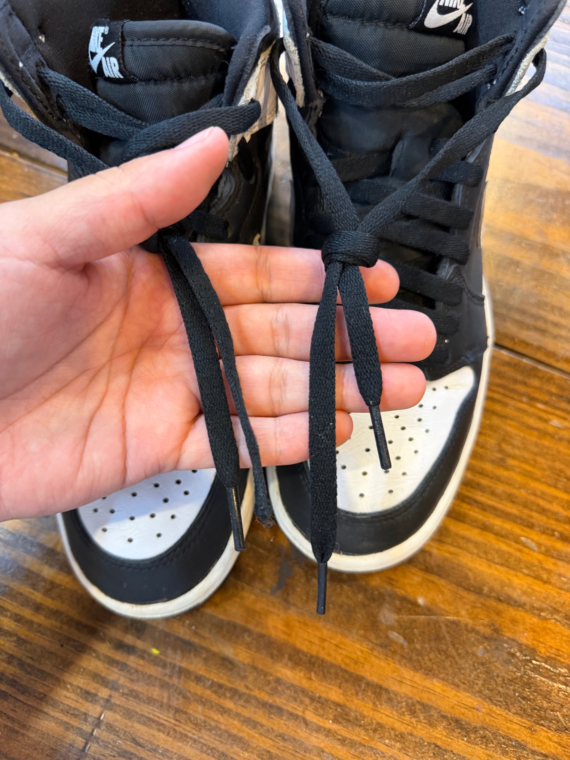 Jordan 1 Retro High OG Black White PRE-OWNED