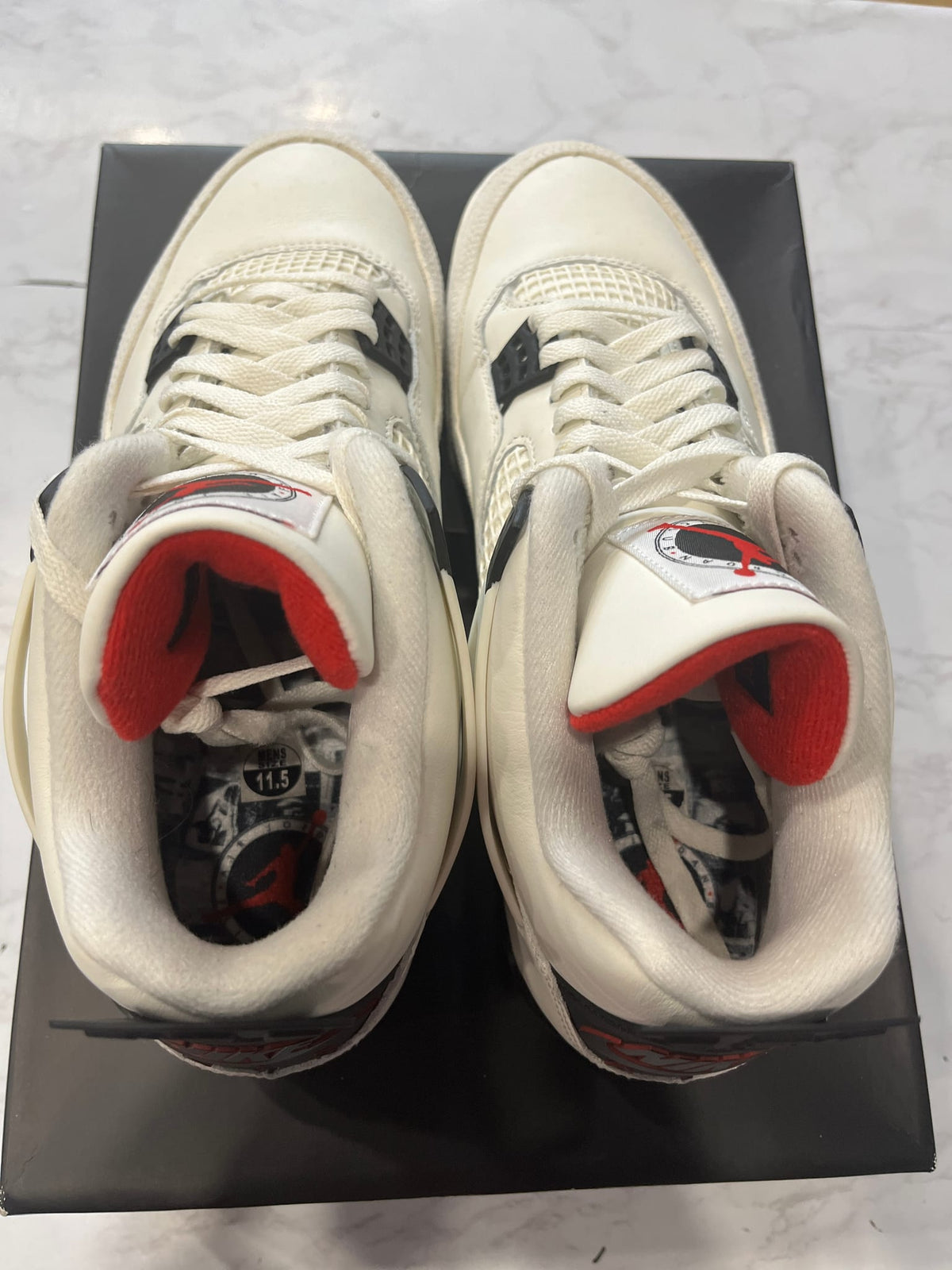 Jordan 4 Retro OG Flight Club PRE-OWNED