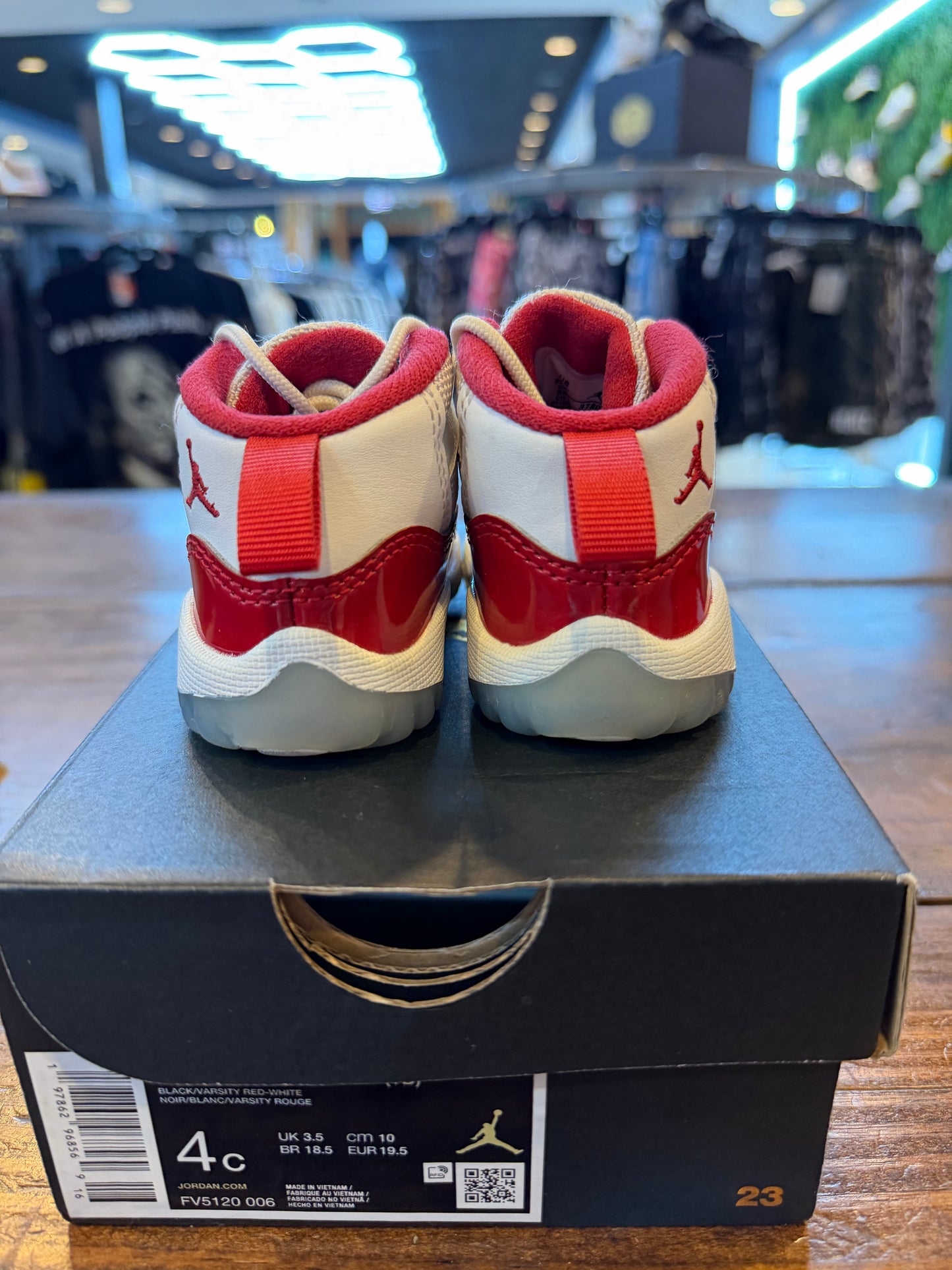Jordan 11 Retro Cherry (2022) (TD) PRE-OWNED
