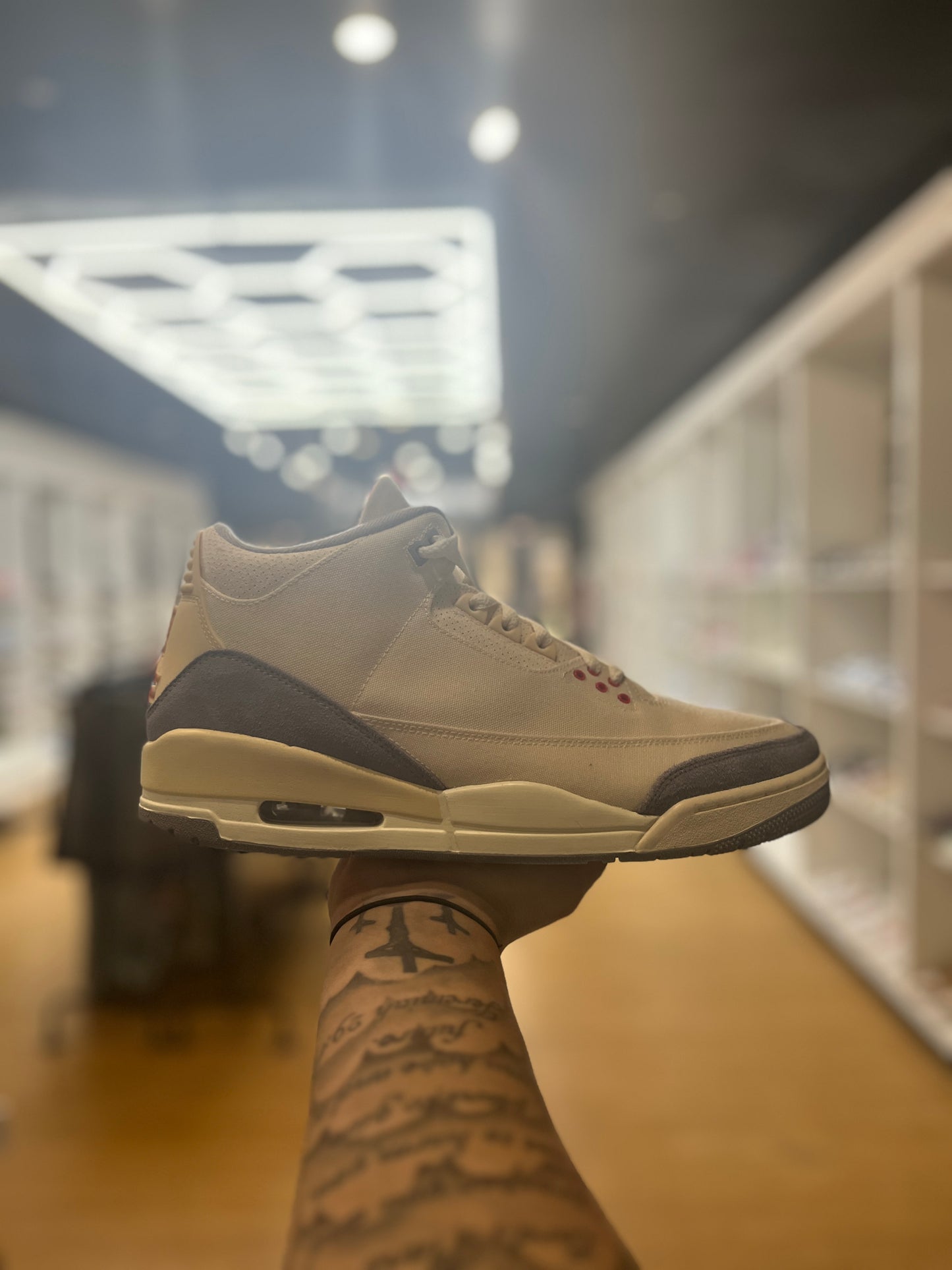 Jordan 3 Retro Muslin PRE-OWNED