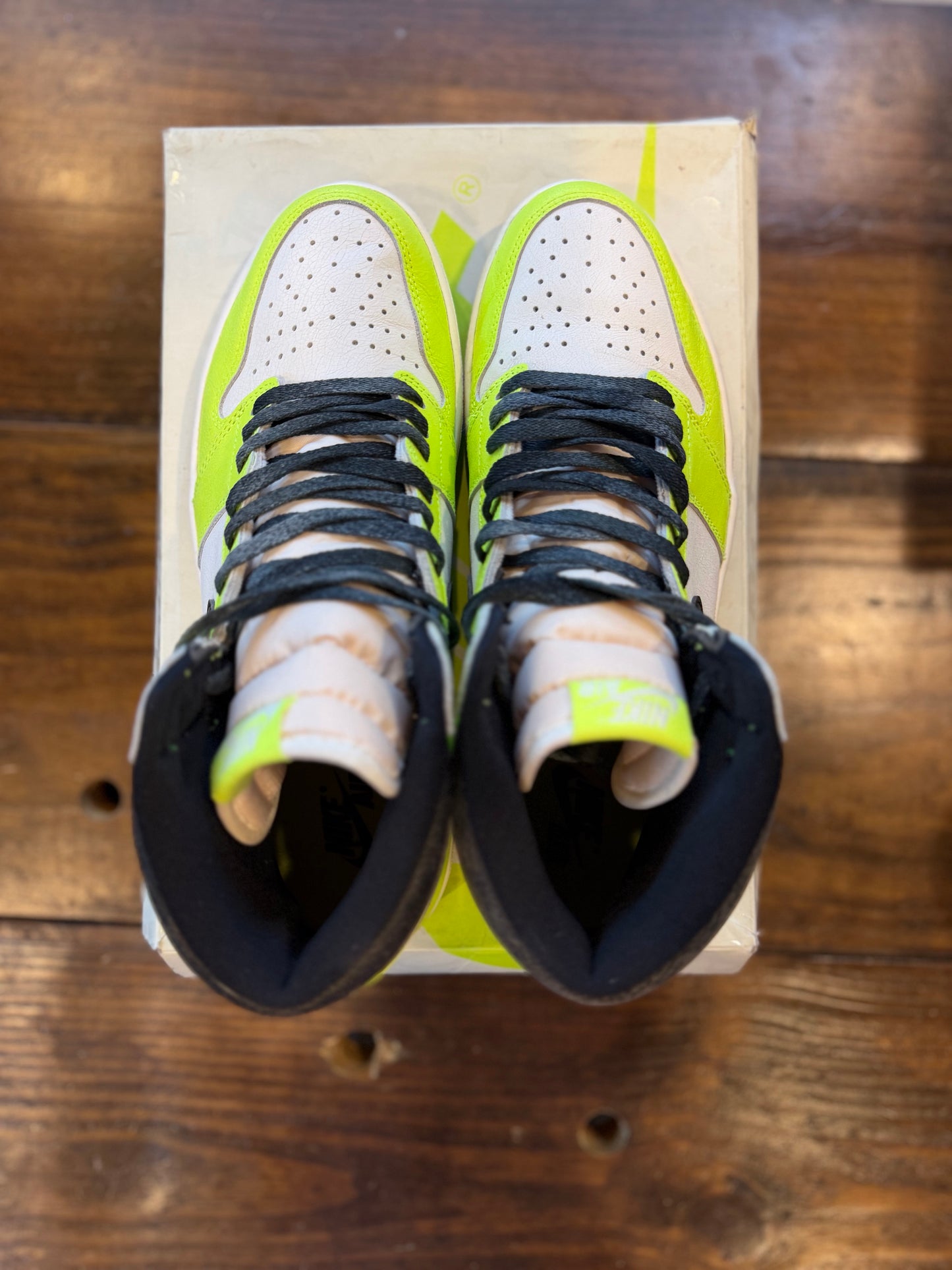 Jordan 1 Retro High OG Visionaire PRE-OWNED