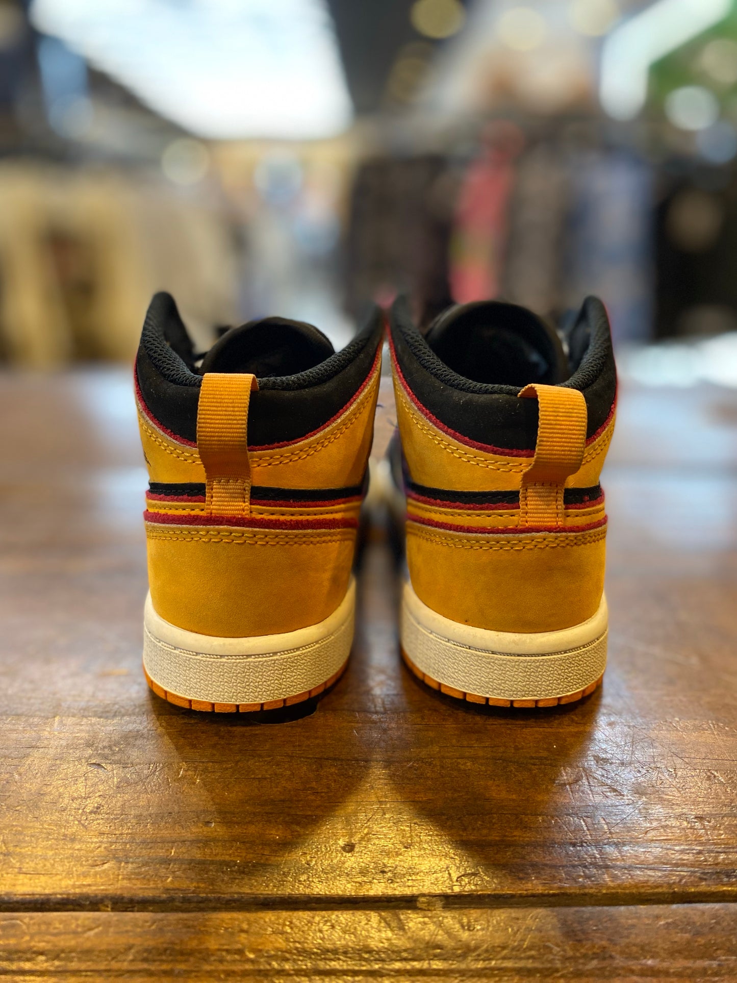Jordan 1 Mid SE Black Vivid Orange (PS) PRE-OWNED