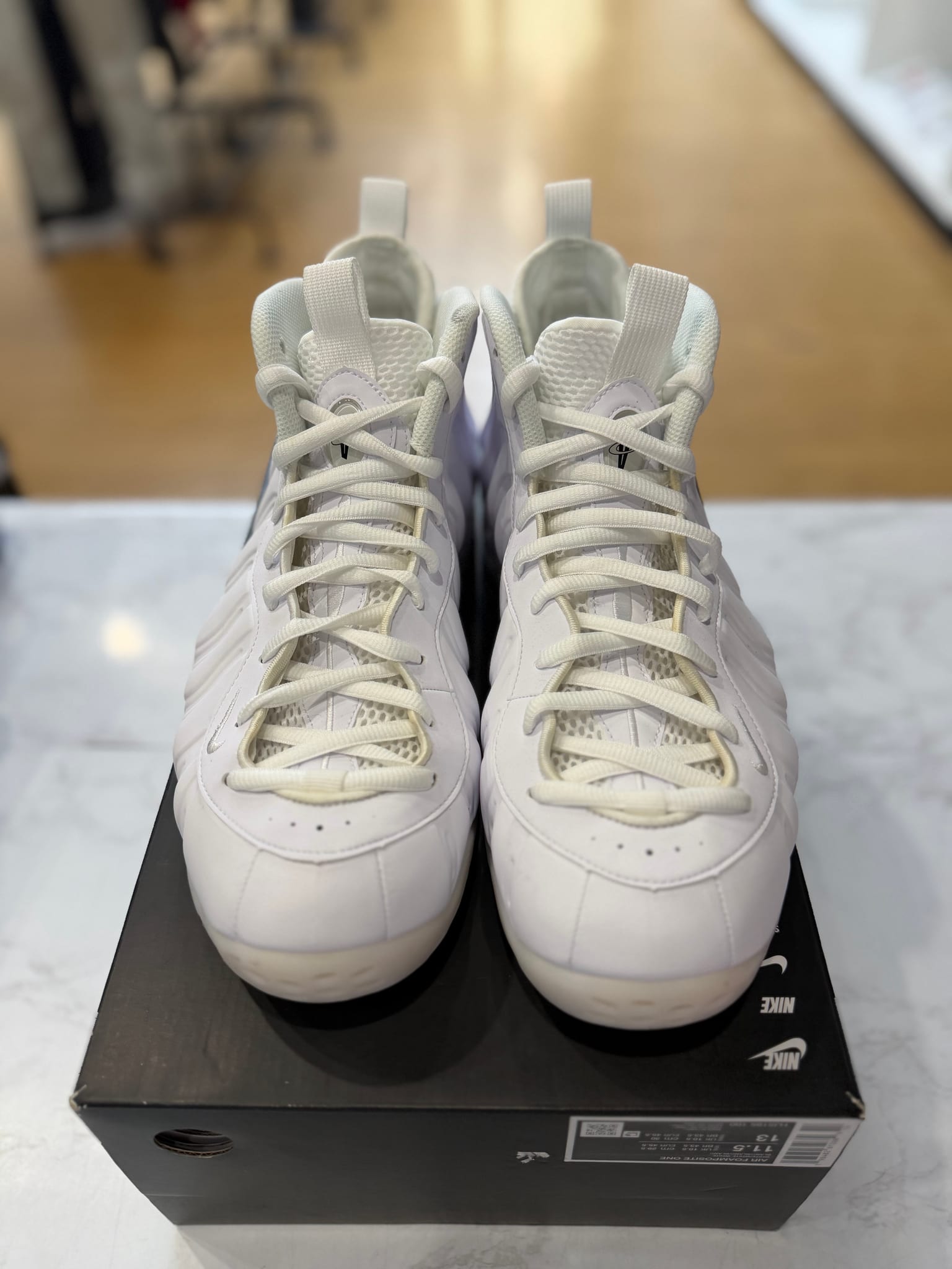 Nike Air Foamposite One Triple White PRE-OWNED