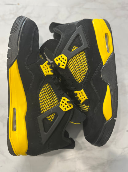 Jordan 4 Retro Thunder (2023) PRE-OWNED