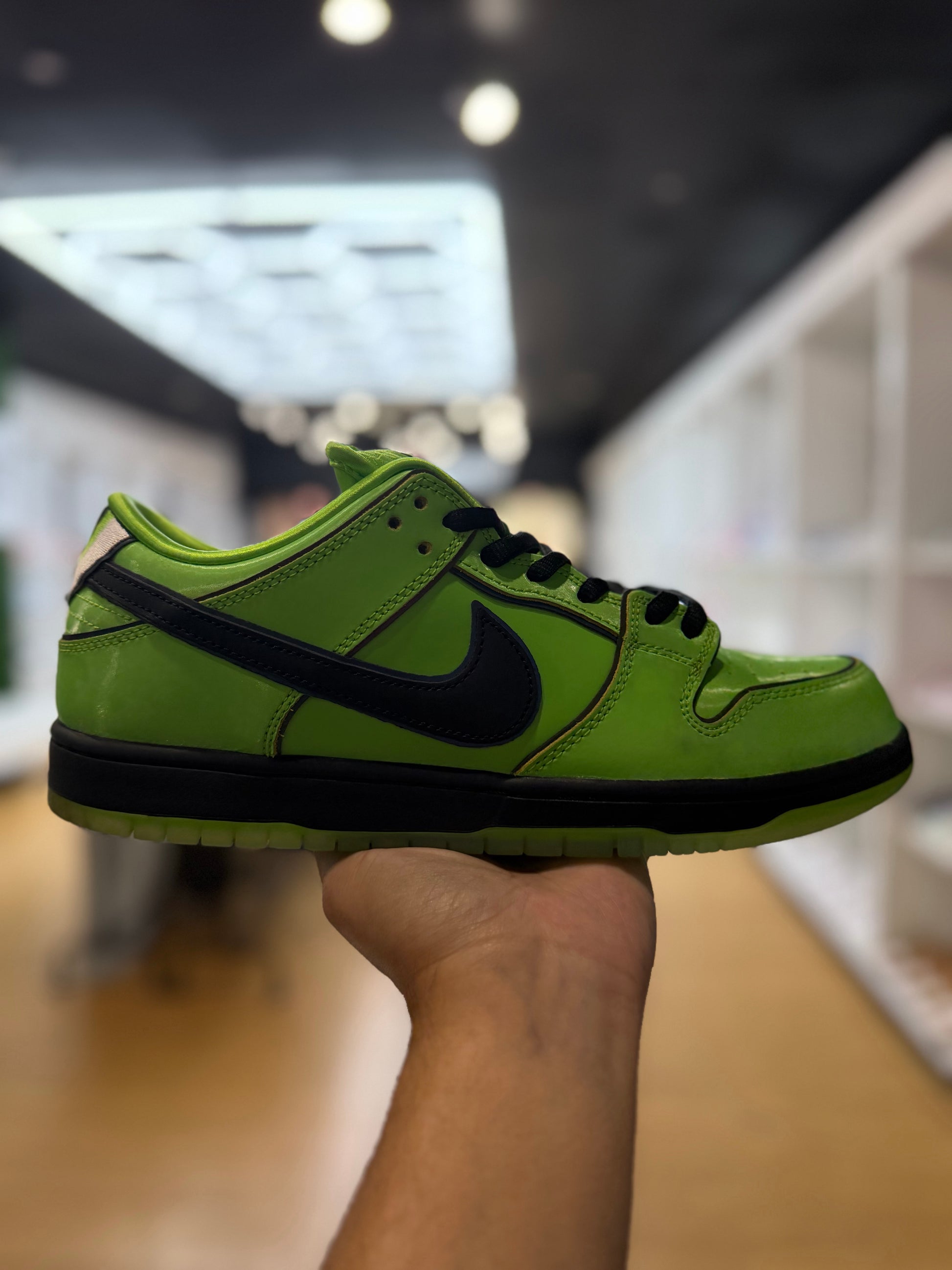Nike SB Dunk Low The Powerpuff Girls Buttercup PRE-OWNED