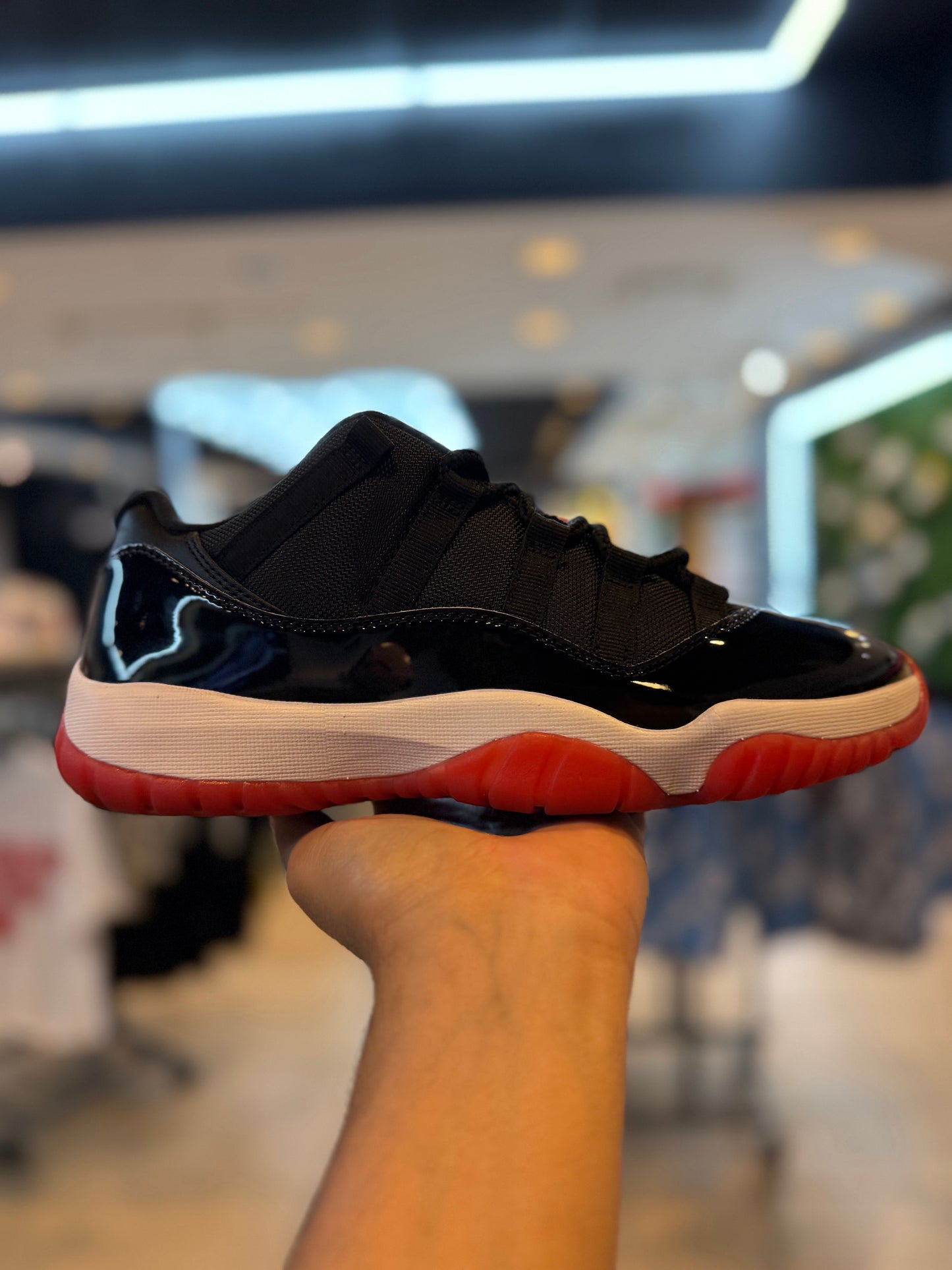 Jordan 11 Retro Low Bred (2025) PR-OWNED