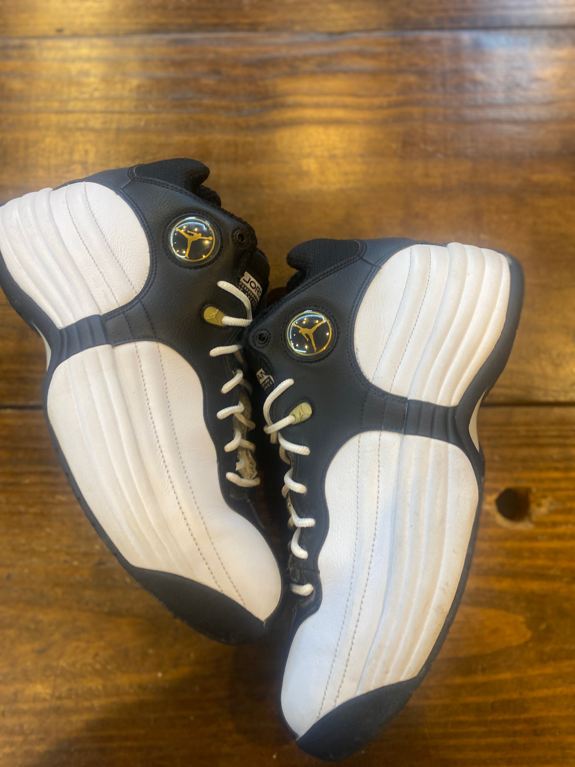 Jordan Jumpman Team 1 White Black Gold PRE-OWNED