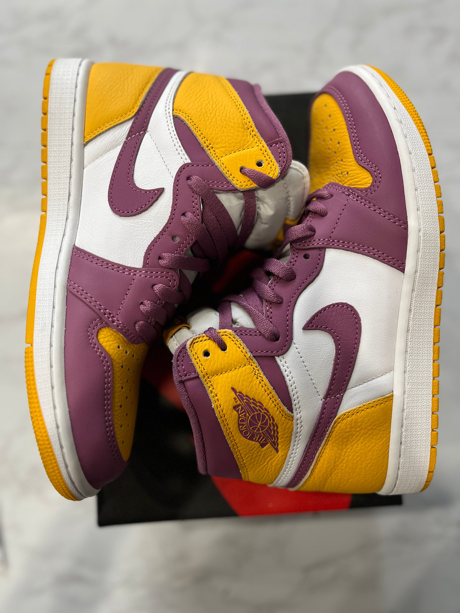Jordan 1 Retro High OG Brotherhood PRE-OWNED