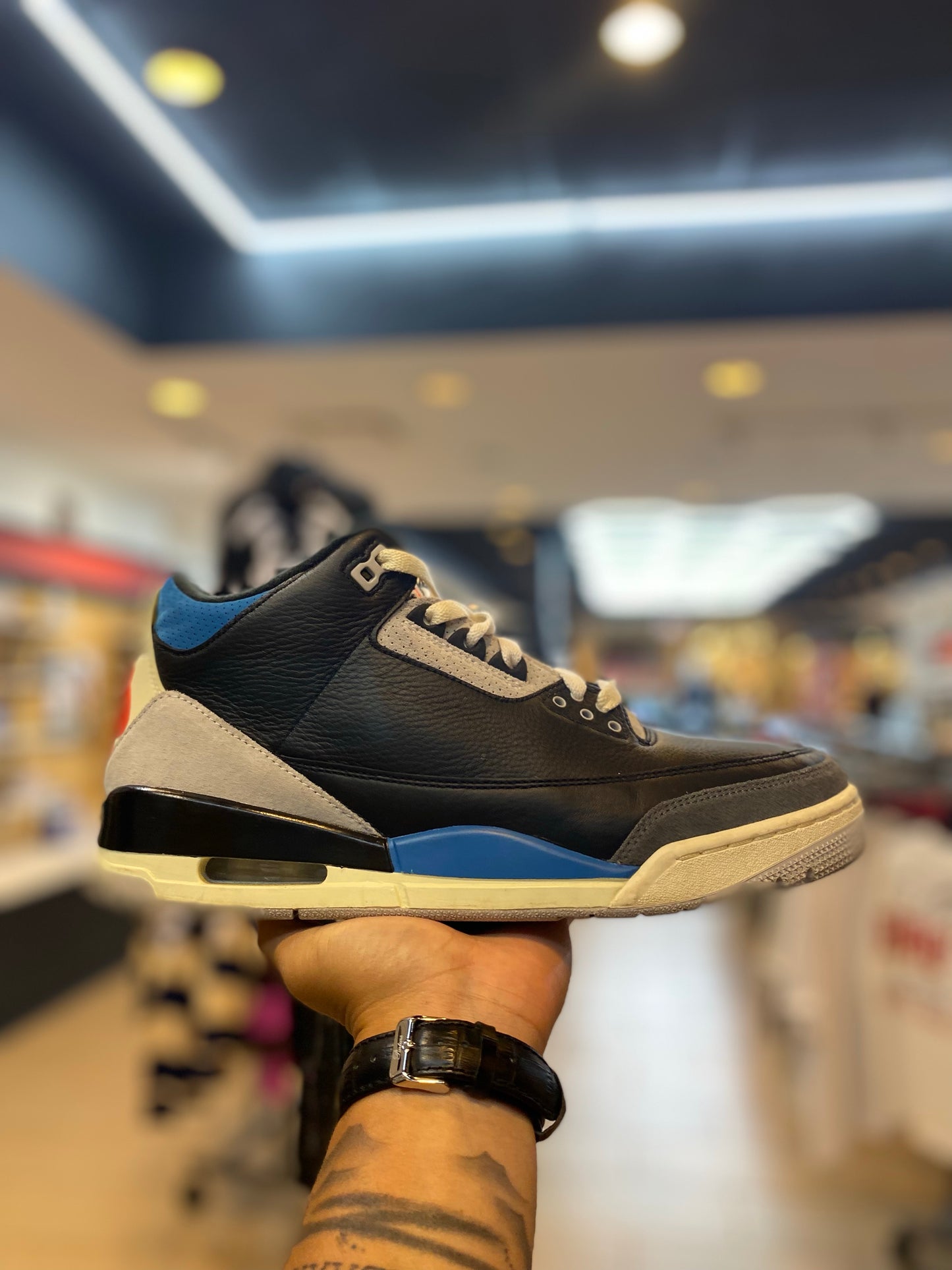 Jordan 3 Retro OG Rare Air PRE-OWNED
