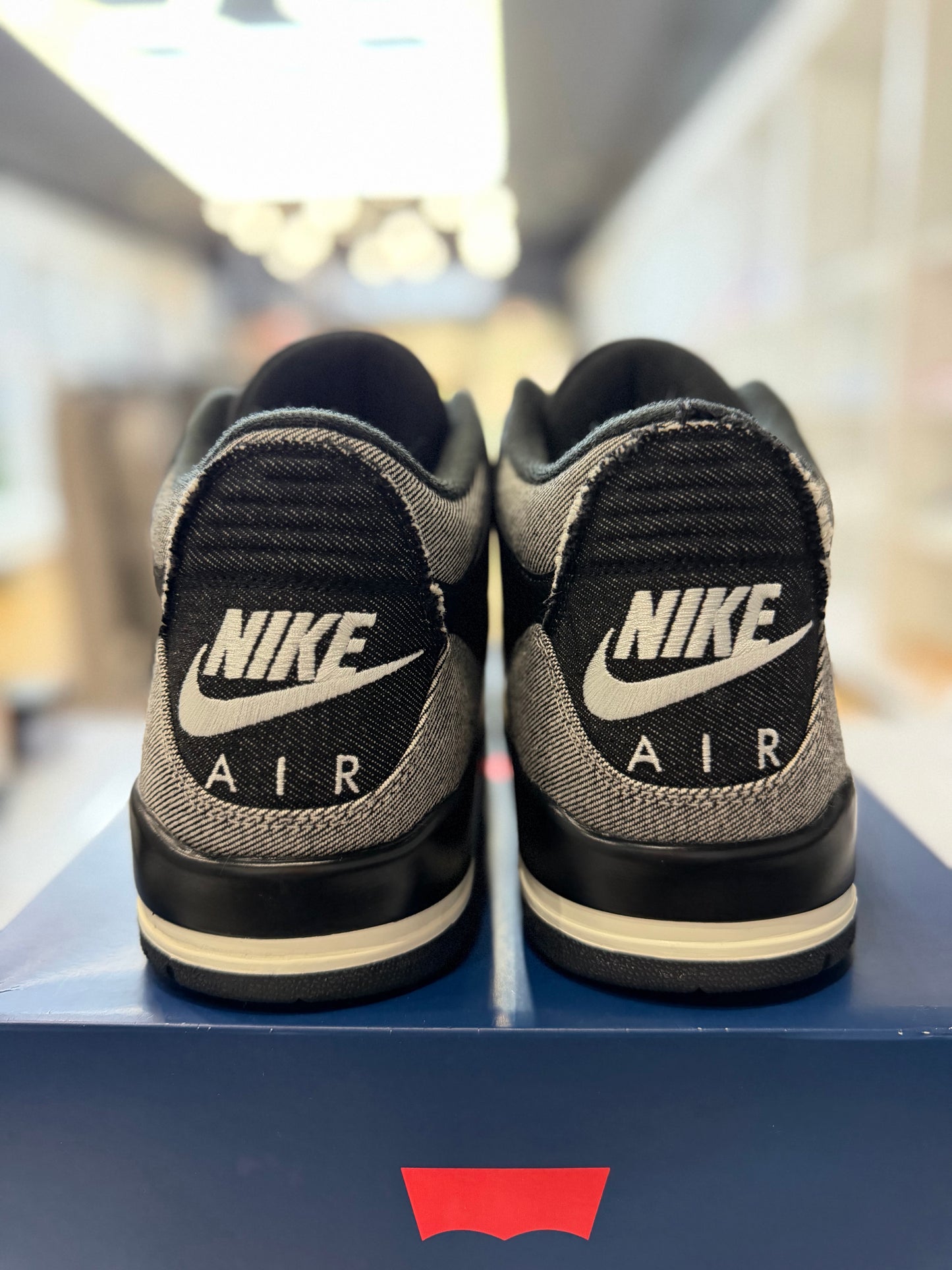 Jordan 3 Retro Levi’s Black PRE-OWNED