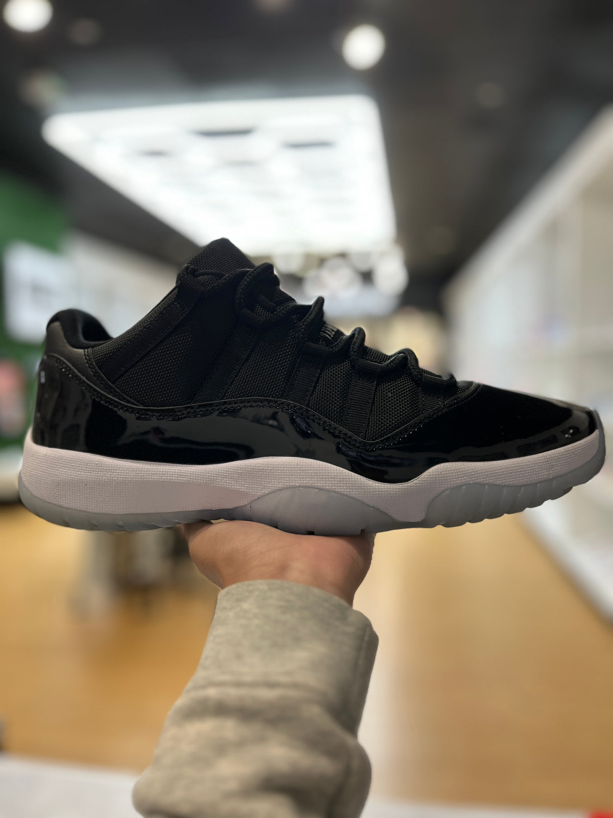 Jordan 11 Retro Low Space Jam PRE-OWNED