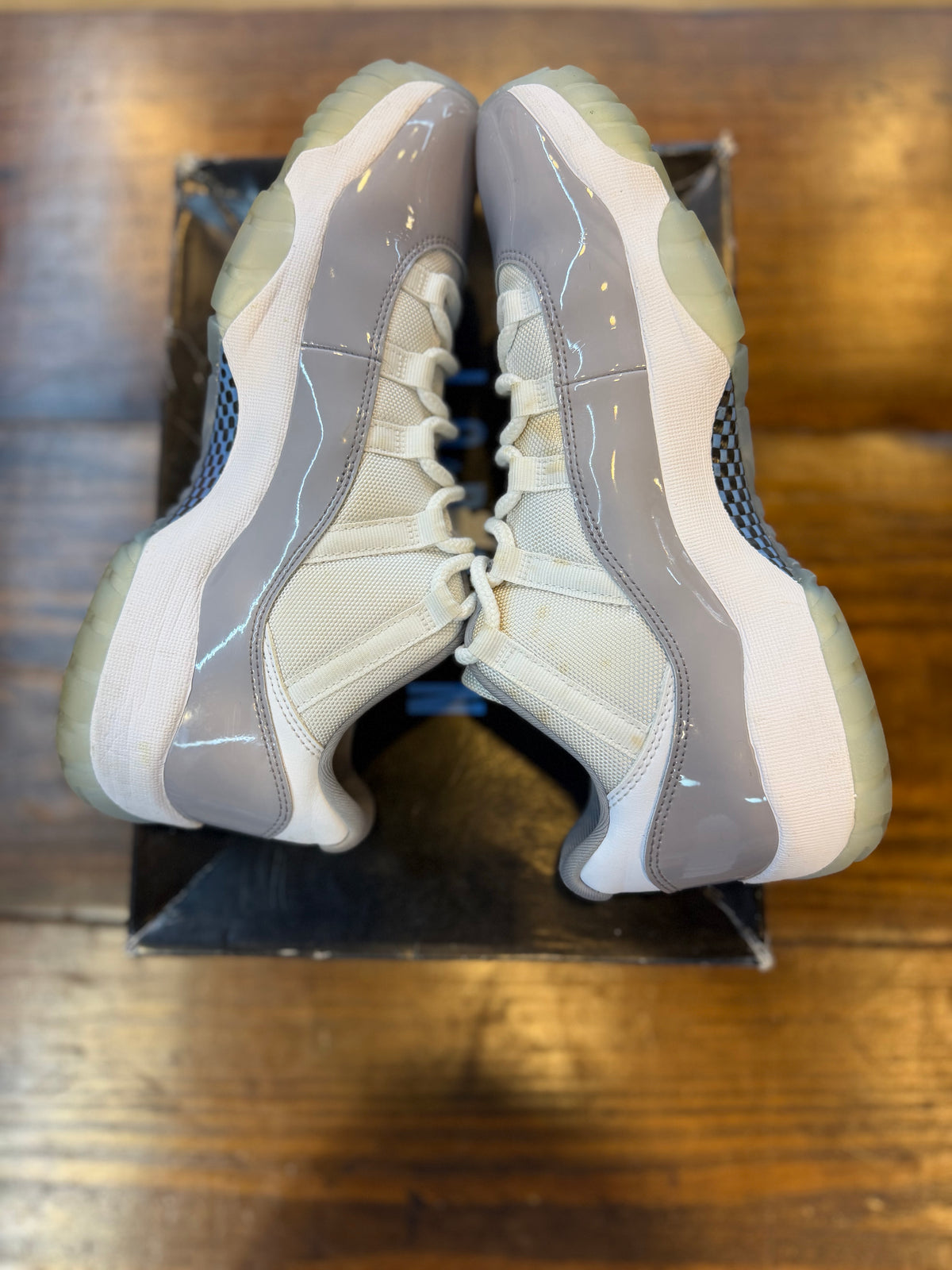 Jordan 11 Retro Low Cement Grey PRE-OWNED
