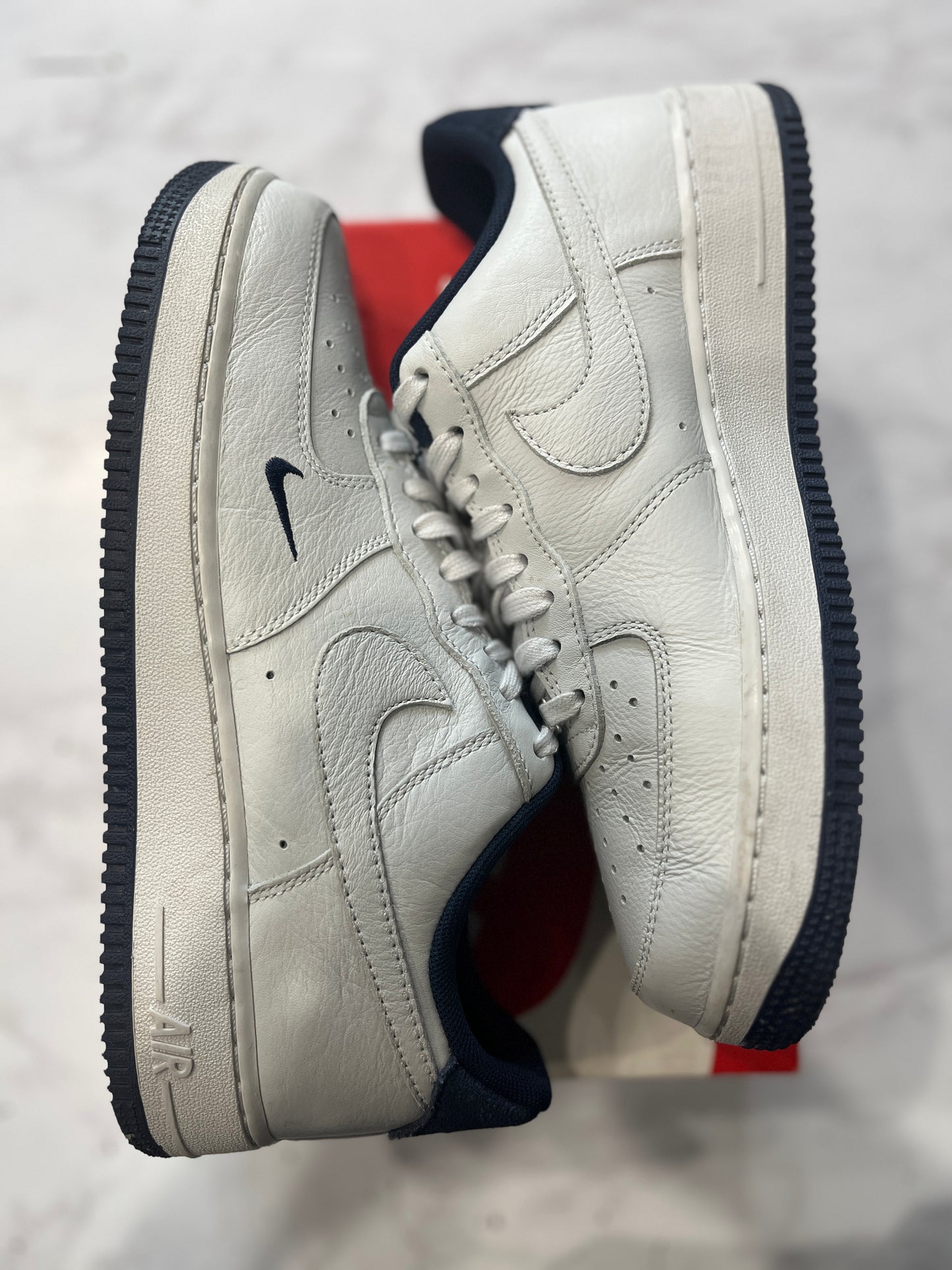Nike Air Force 1 Low '07 LV8 Photon Dust Obsidian PRE-OWNED