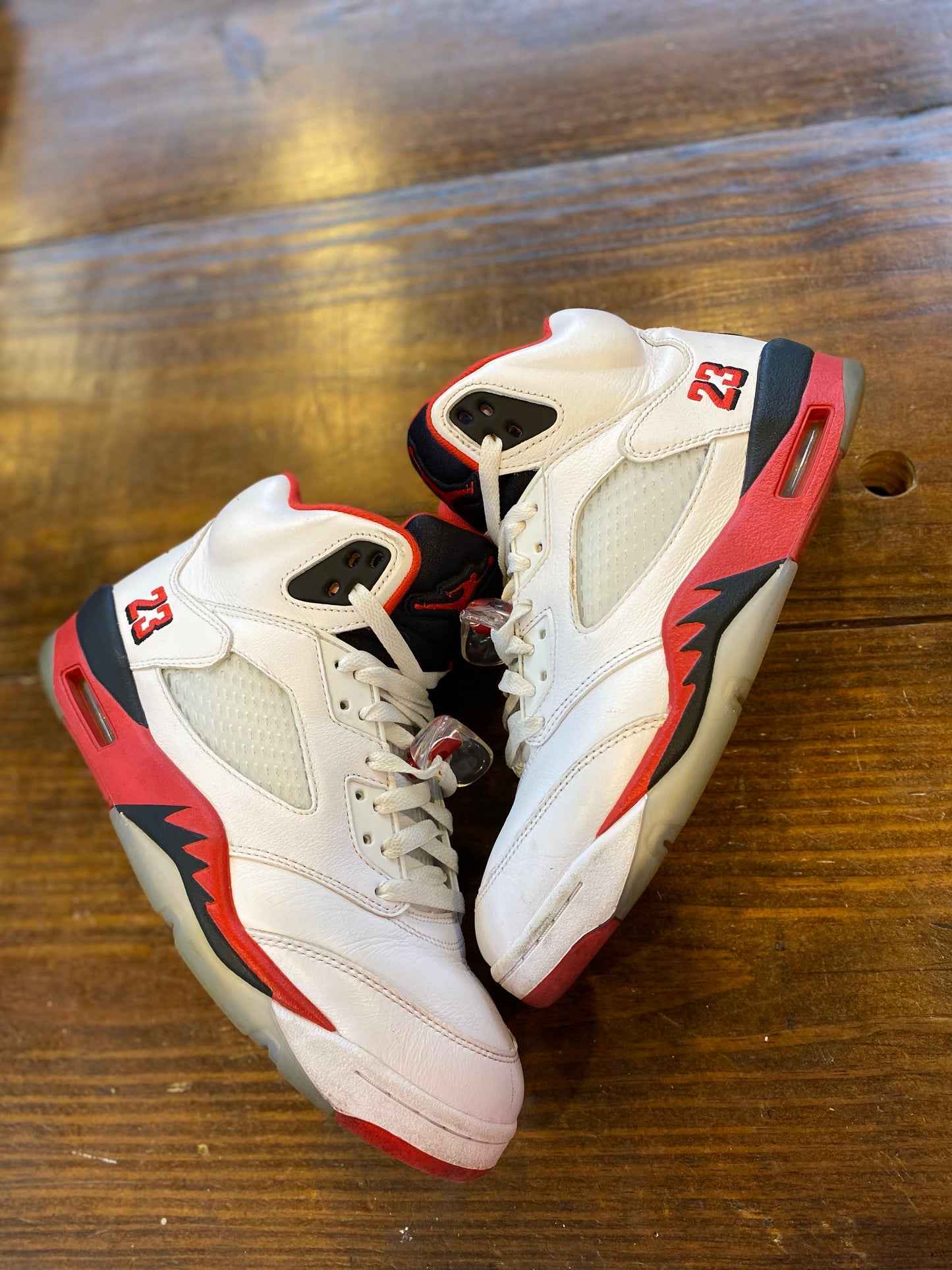 Jordan 5 Retro Fire Red Black Tongue (2025) PRE-OWNED
