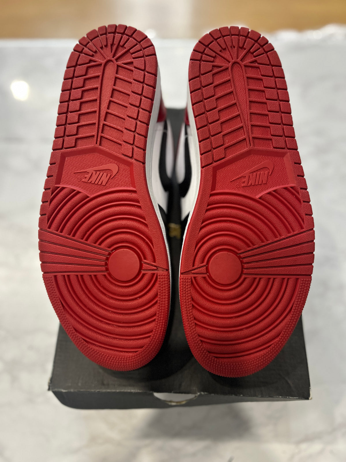 Jordan 1 Low Bred Toe PRE-OWNED