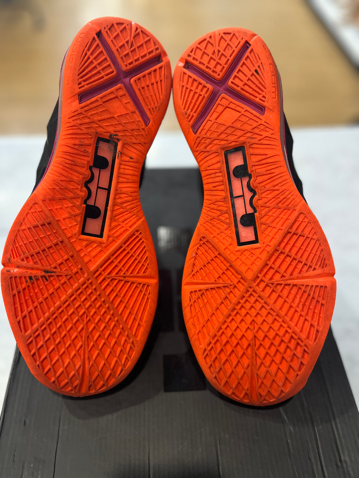 Nike LeBron X Floridian PRE-OWNED