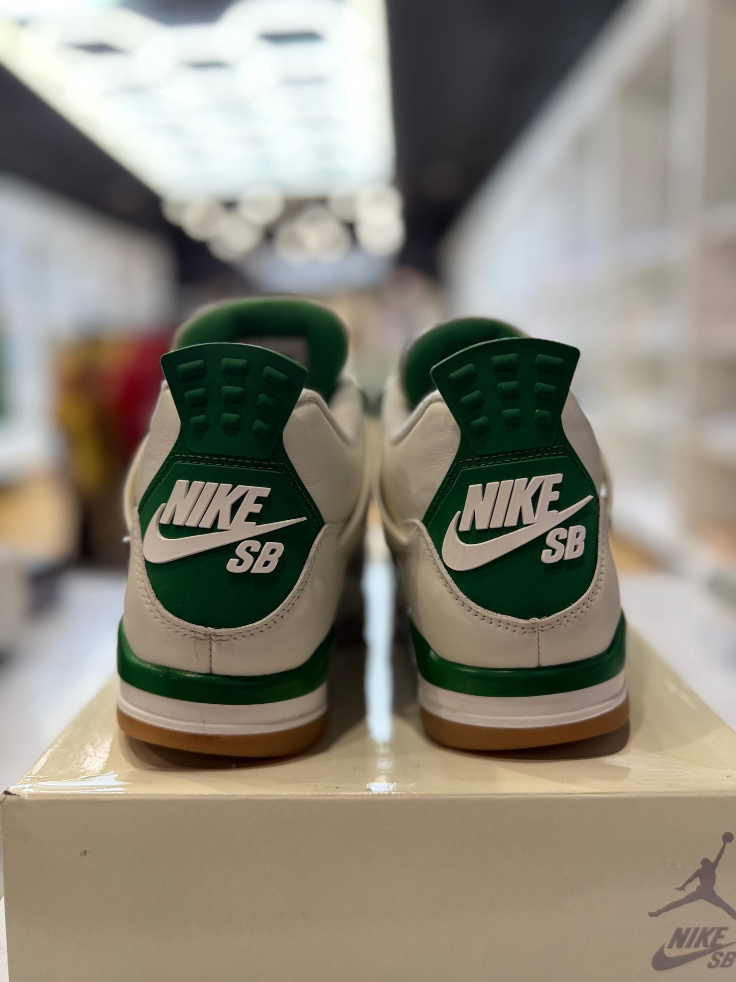 Nike SB X Jordan 4 Retro SP Pine Green PRE-OWNED