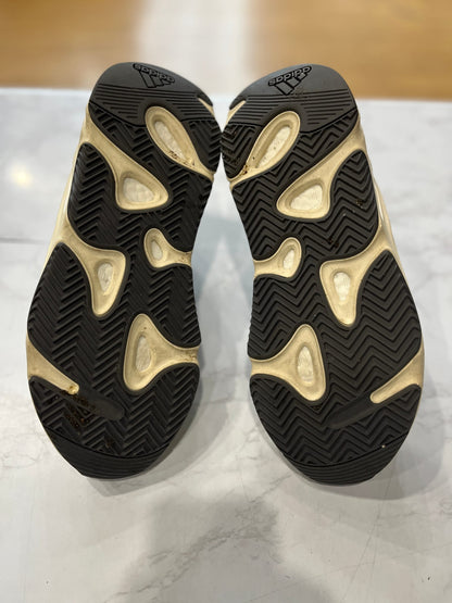 adidas Yeezy Boost 700 Analog PRE-OWNED