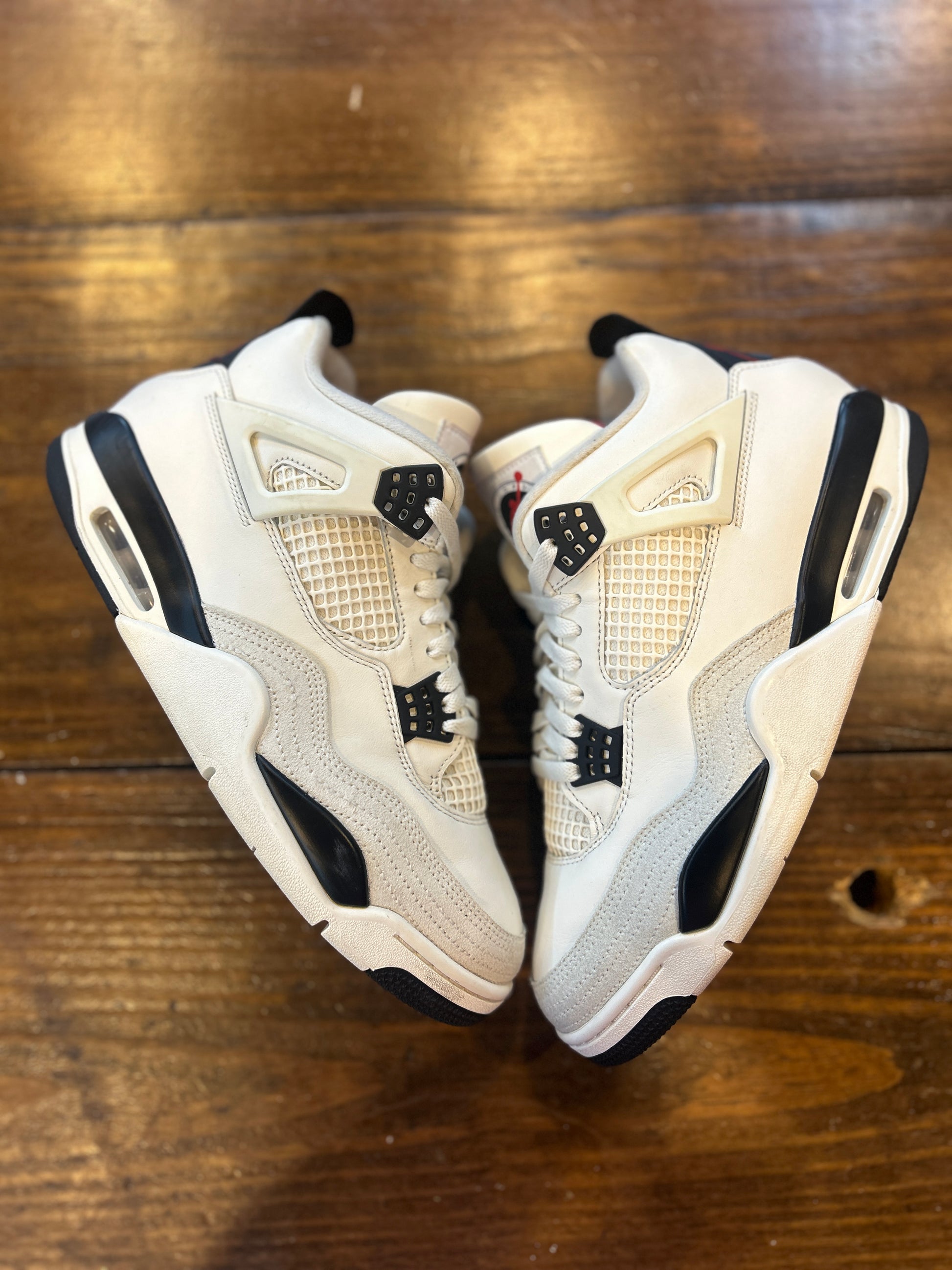 Jordan 4 Retro OG Flight Club PRE-OWNED