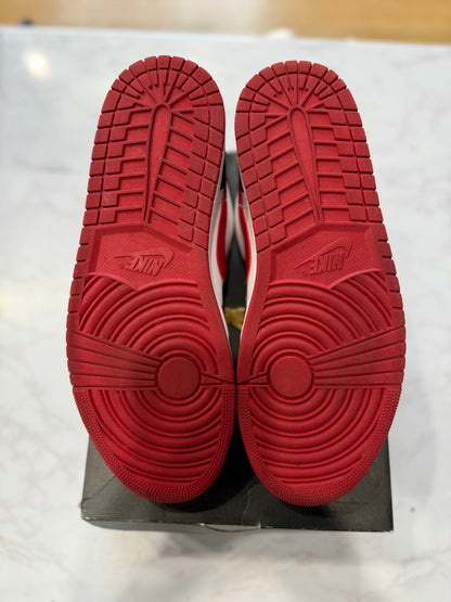 Jordan 1 Low Bulls PRE-OWNED