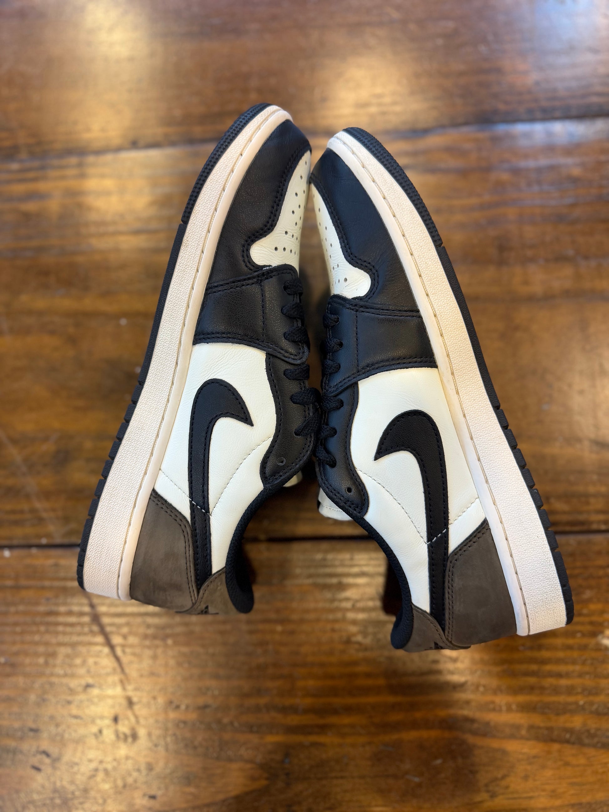 Jordan 1 Retro Low OG Mocha PRE-OWNED