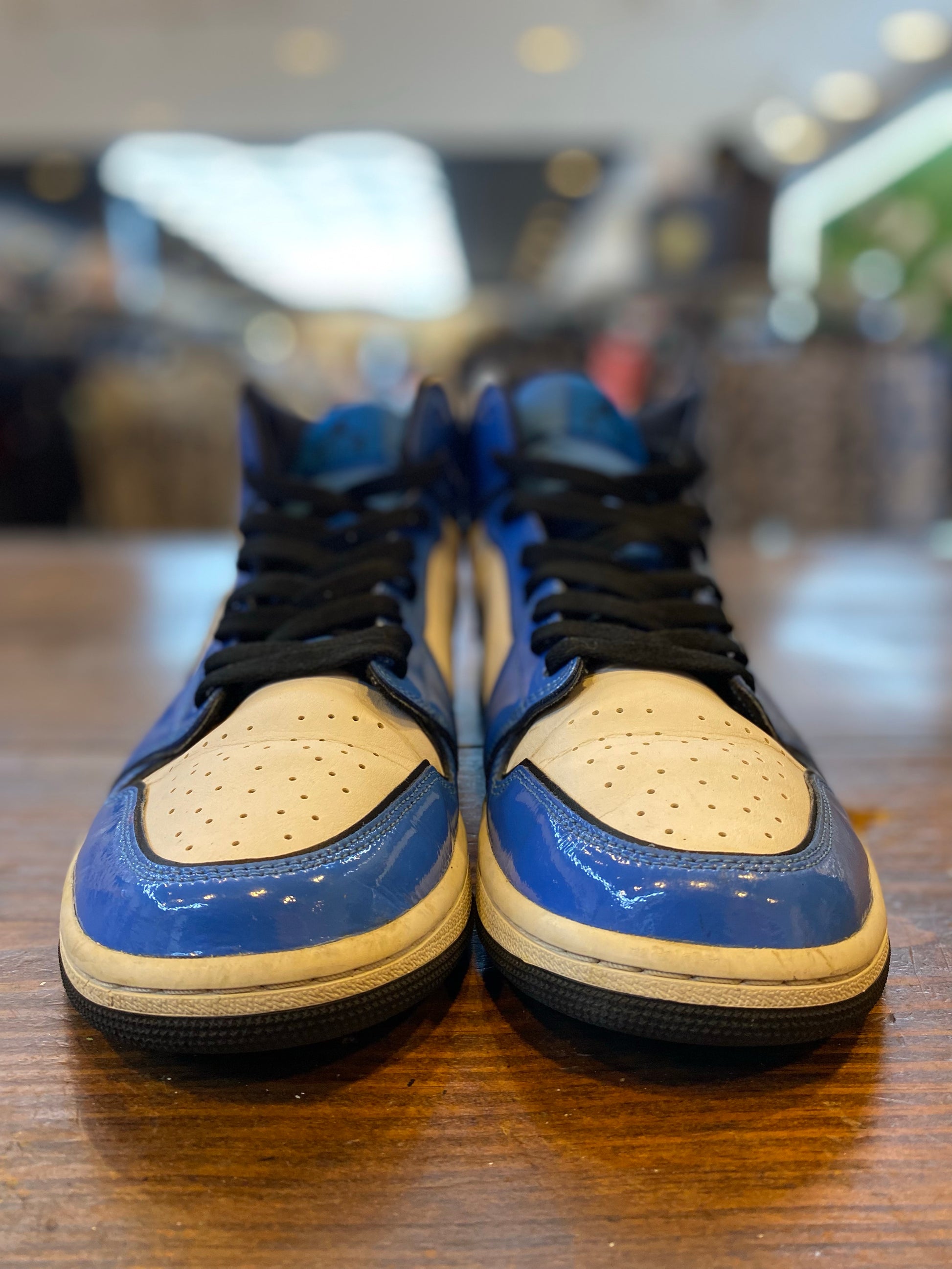 Jordan 1 Mid Signal Blue PRE-OWNED