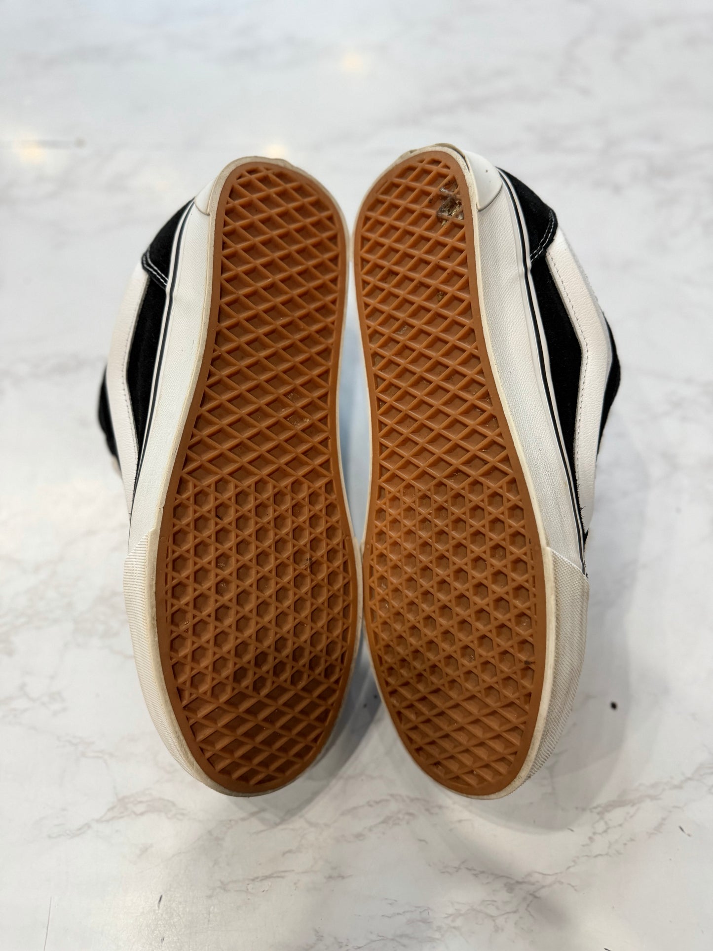 Vans Knu Skool Black White PRE-OWNED