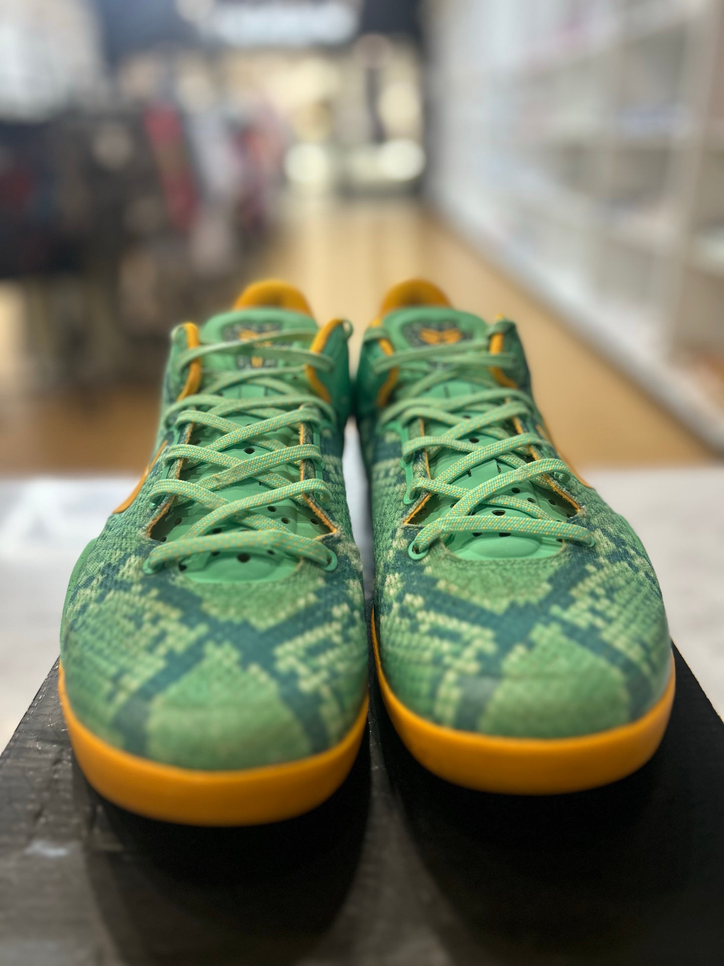 Nike Kobe 8 System Green Glow Laser Orange PRE-OWNED