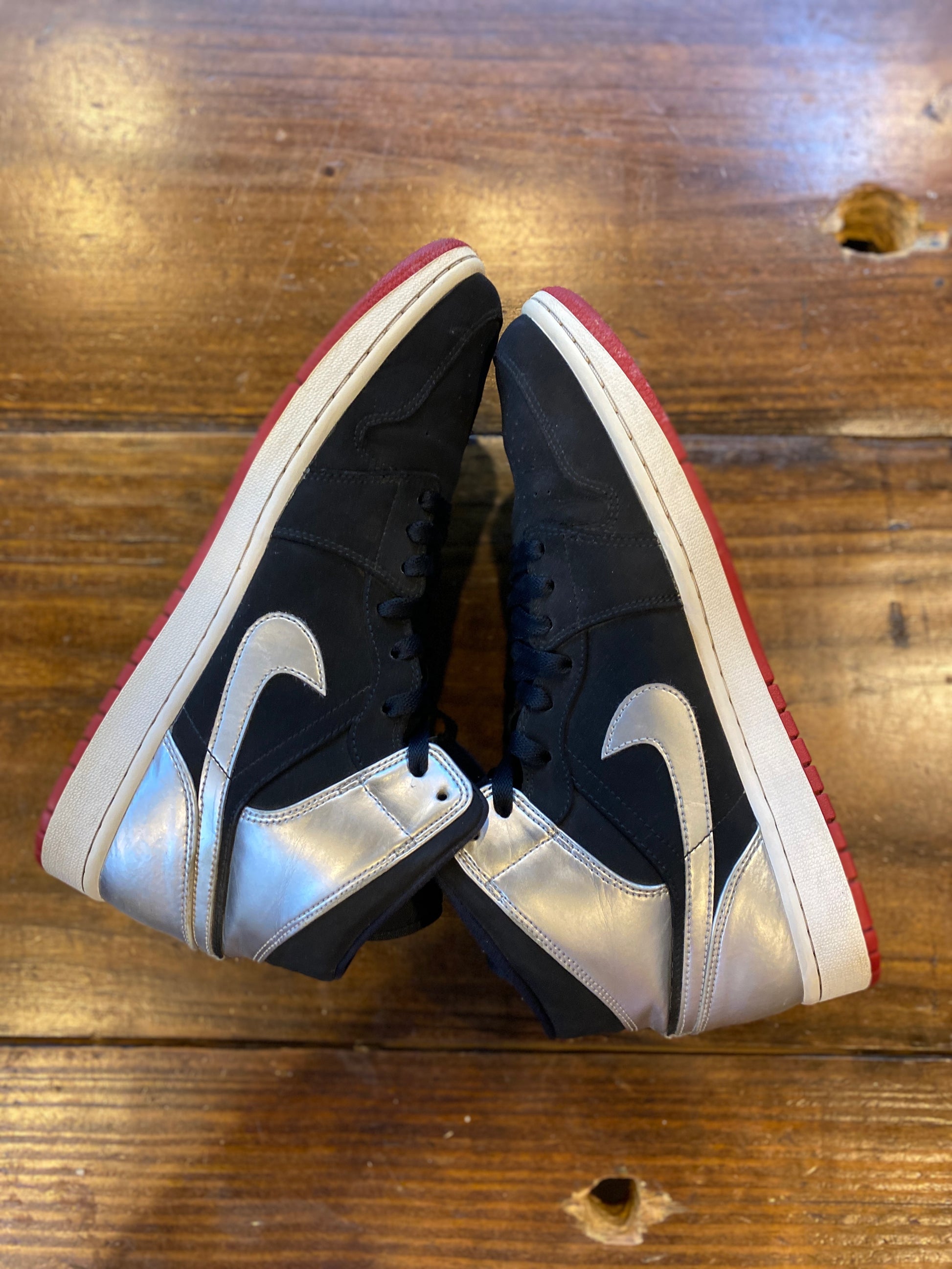 Jordan 1 Mid Johnny Kilroy PRE-OWNED